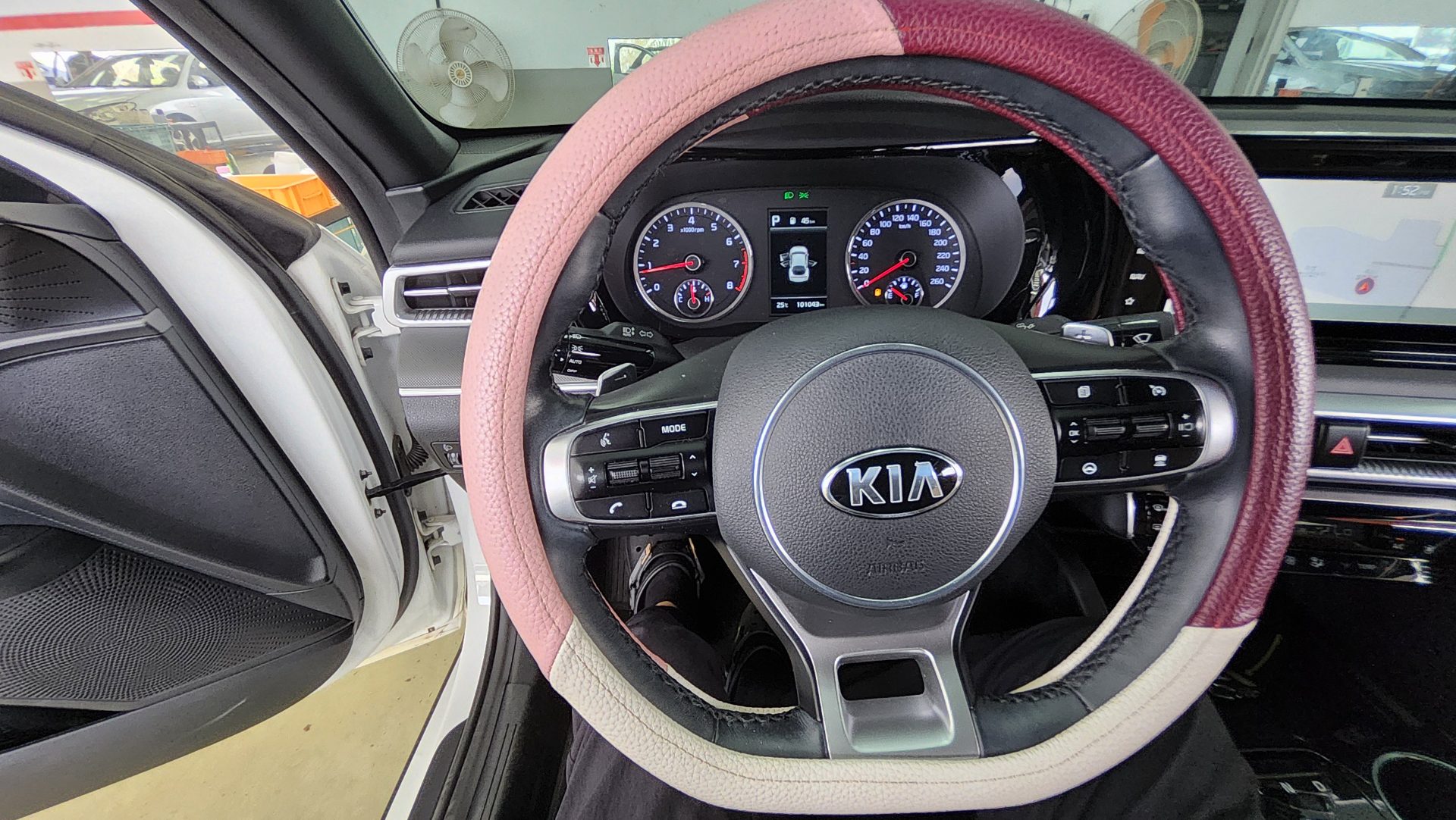 KIA NEW K5 (DL3) 1.6 GASOLINE TURBO PRESTIGE 2020 - zdjęcie 17