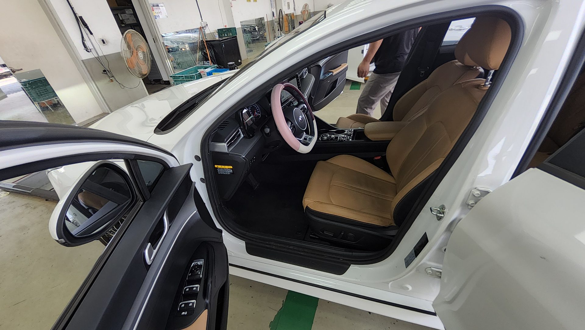 KIA NEW K5 (DL3) 1.6 GASOLINE TURBO PRESTIGE 2020 - zdjęcie 10