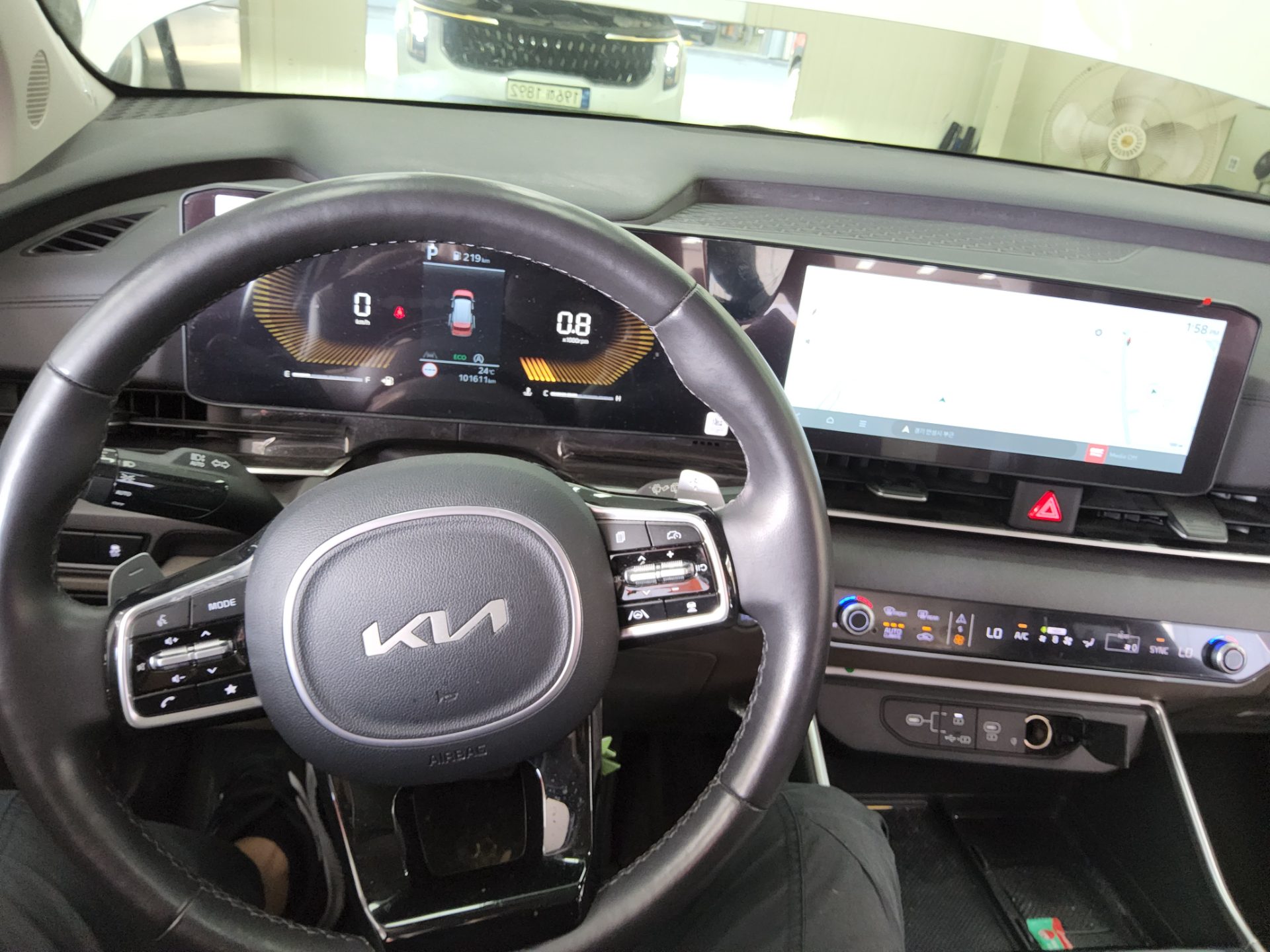 KIA THE NEW CARNIVAL (KA4) 9-SEATER DIESEL PRESTIGE 2024 - zdjęcie 17