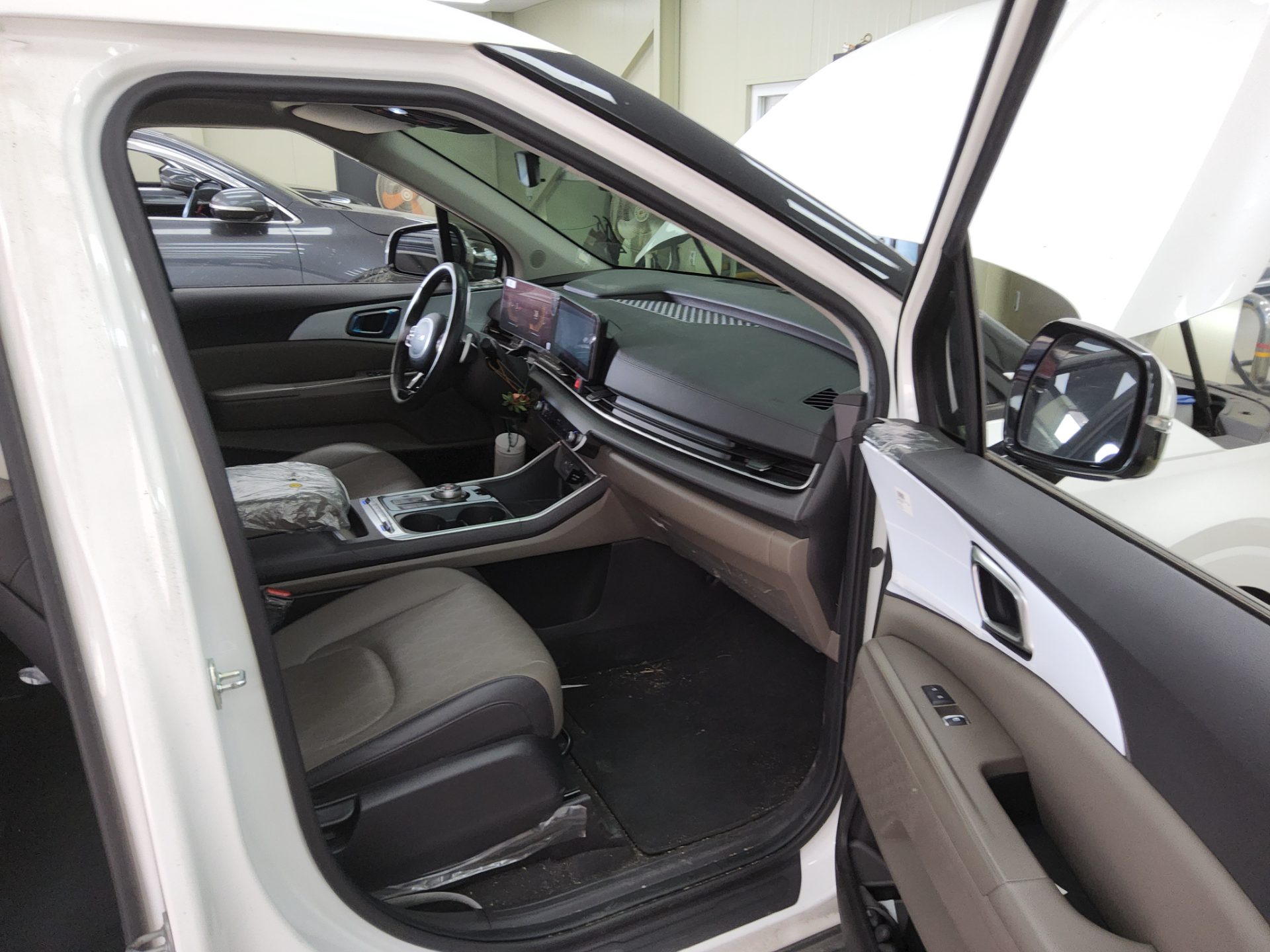KIA THE NEW CARNIVAL (KA4) 9-SEATER DIESEL PRESTIGE 2024 - zdjęcie 14