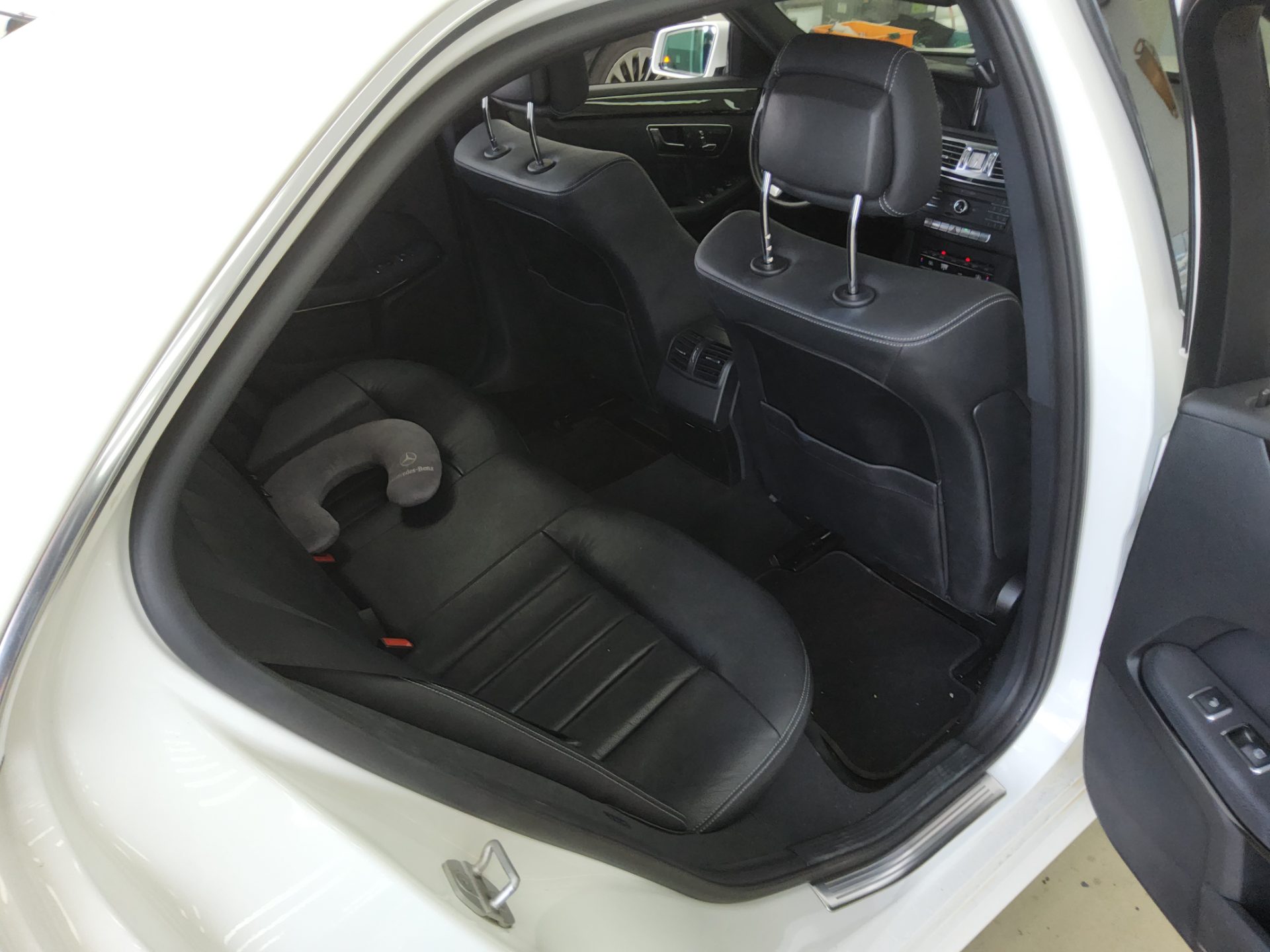 MERCEDES-BENZ E-CLASS (4TH GEN) E220 CDI BLUETEC AVANTGARDE 2016 - zdjęcie 13