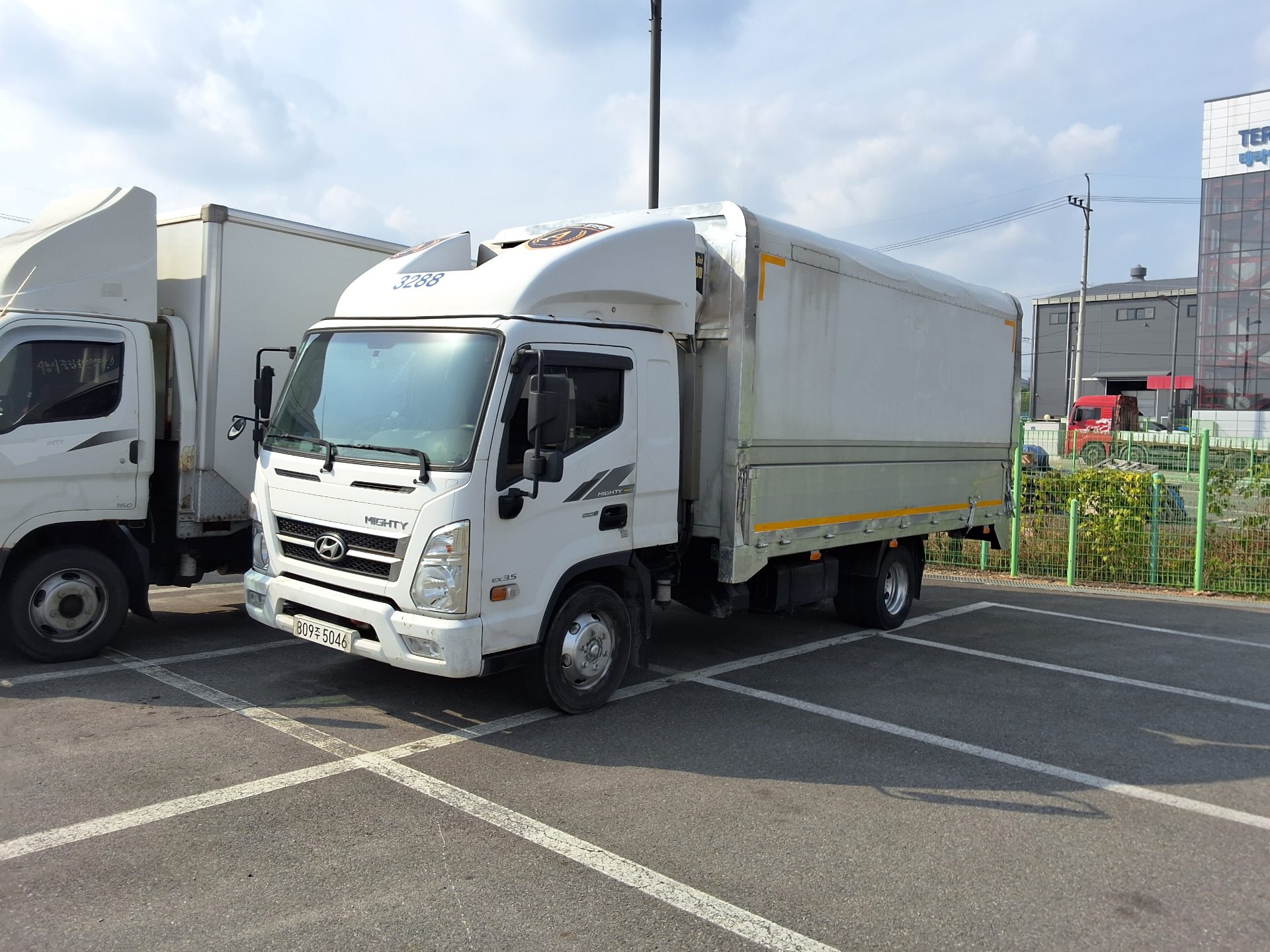 HYUNDAI ALL NEW MIGHTY 3.5 TON SUPER CAB LONG WHEELBASE HIGH DECK 2015 - zdjęcie 2