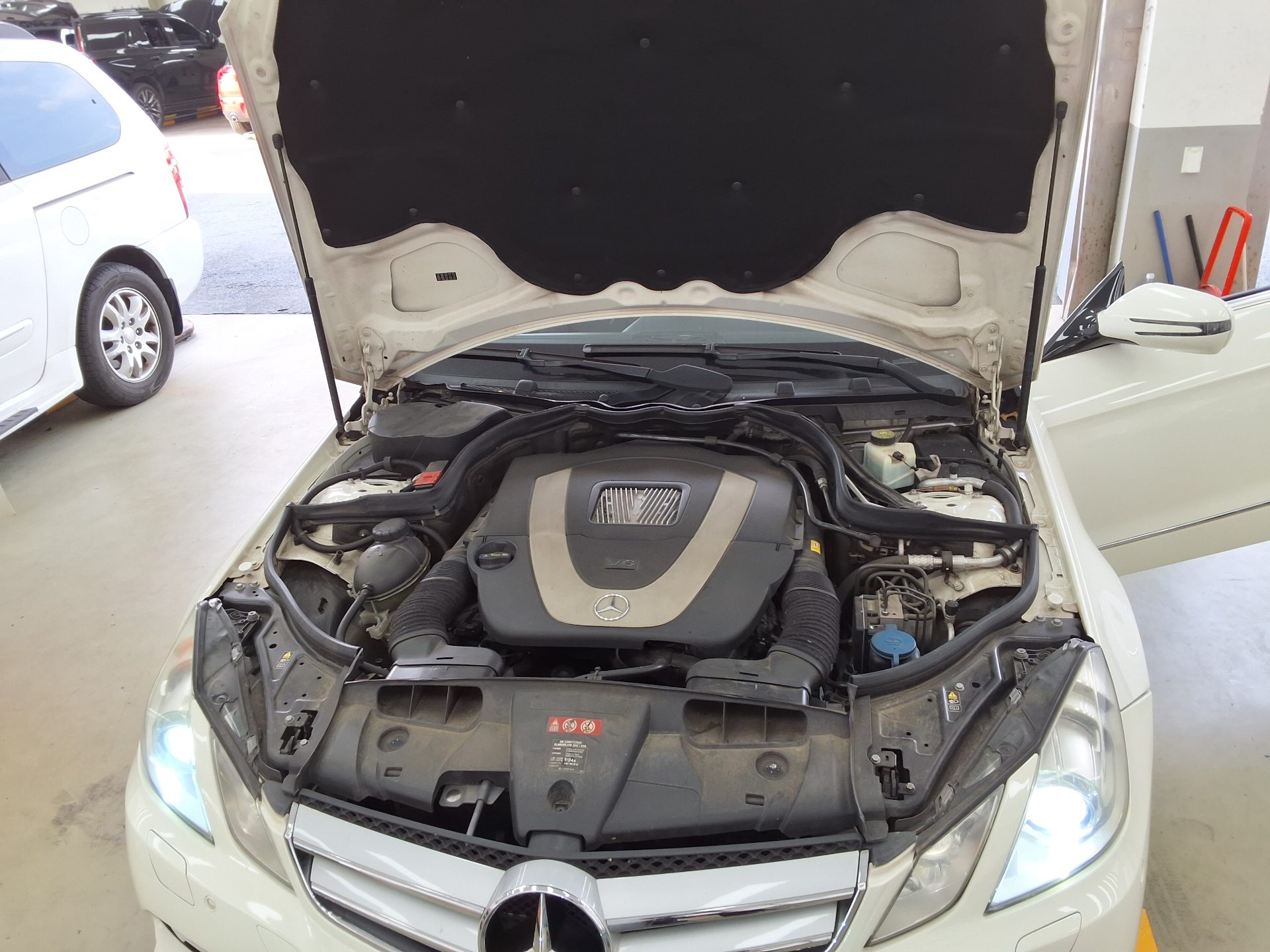 MERCEDES-BENZ E-CLASS (4TH GEN) COUPE E350 2010 - zdjęcie 20