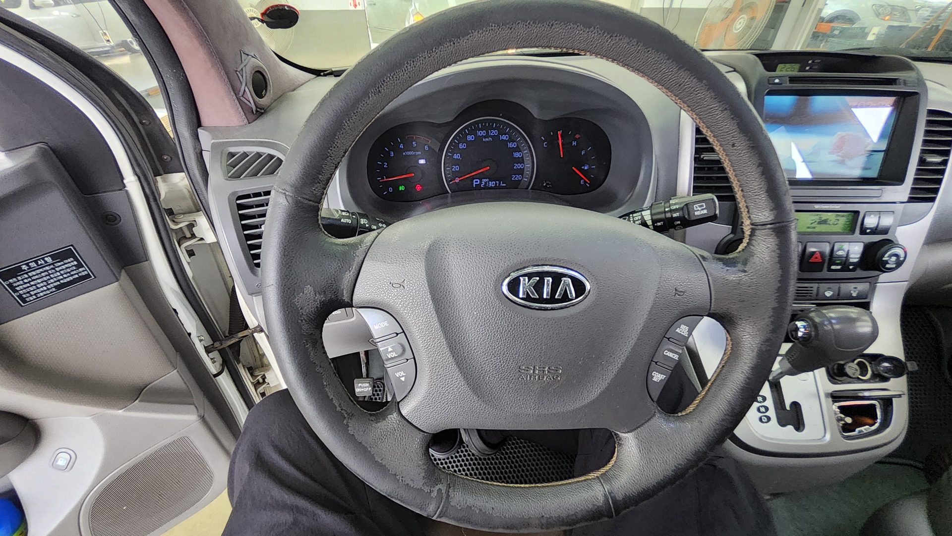 KIA CARNIVAL R 11-SEATER DIESEL GLX PREMIUM 2012 - zdjęcie 17