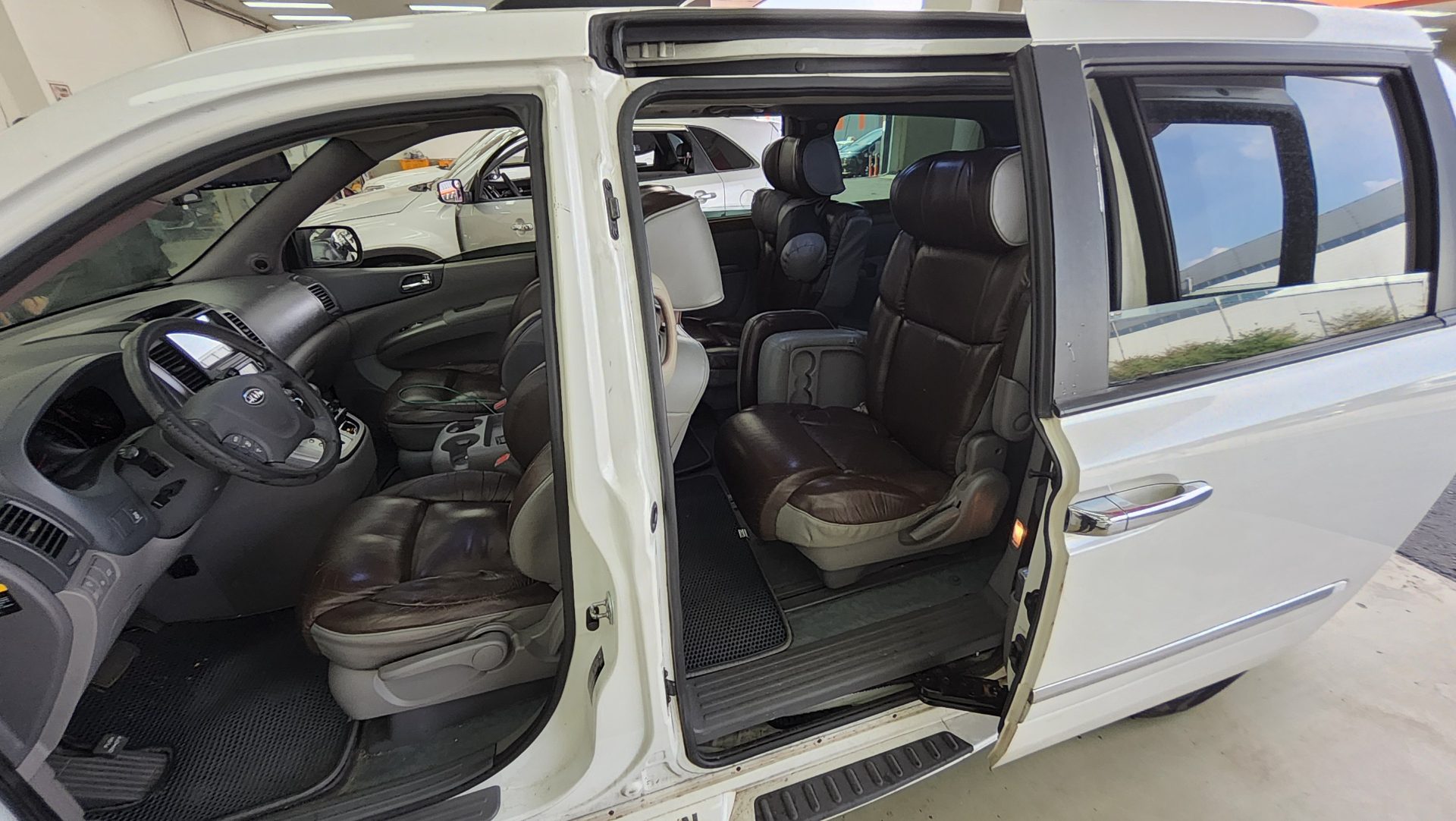 KIA CARNIVAL R 11-SEATER DIESEL GLX PREMIUM 2012 - zdjęcie 12