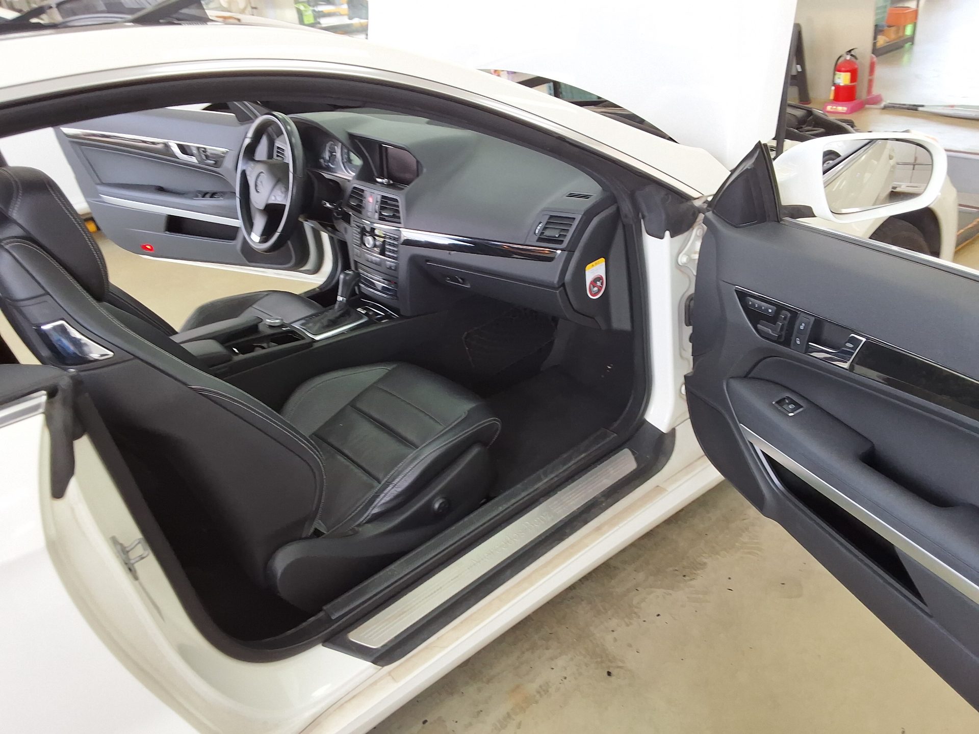 MERCEDES-BENZ E-CLASS (4TH GEN) COUPE E350 2010 - zdjęcie 14