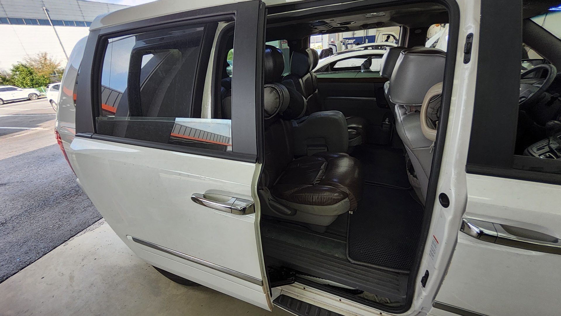 KIA CARNIVAL R 11-SEATER DIESEL GLX PREMIUM 2012 - zdjęcie 13
