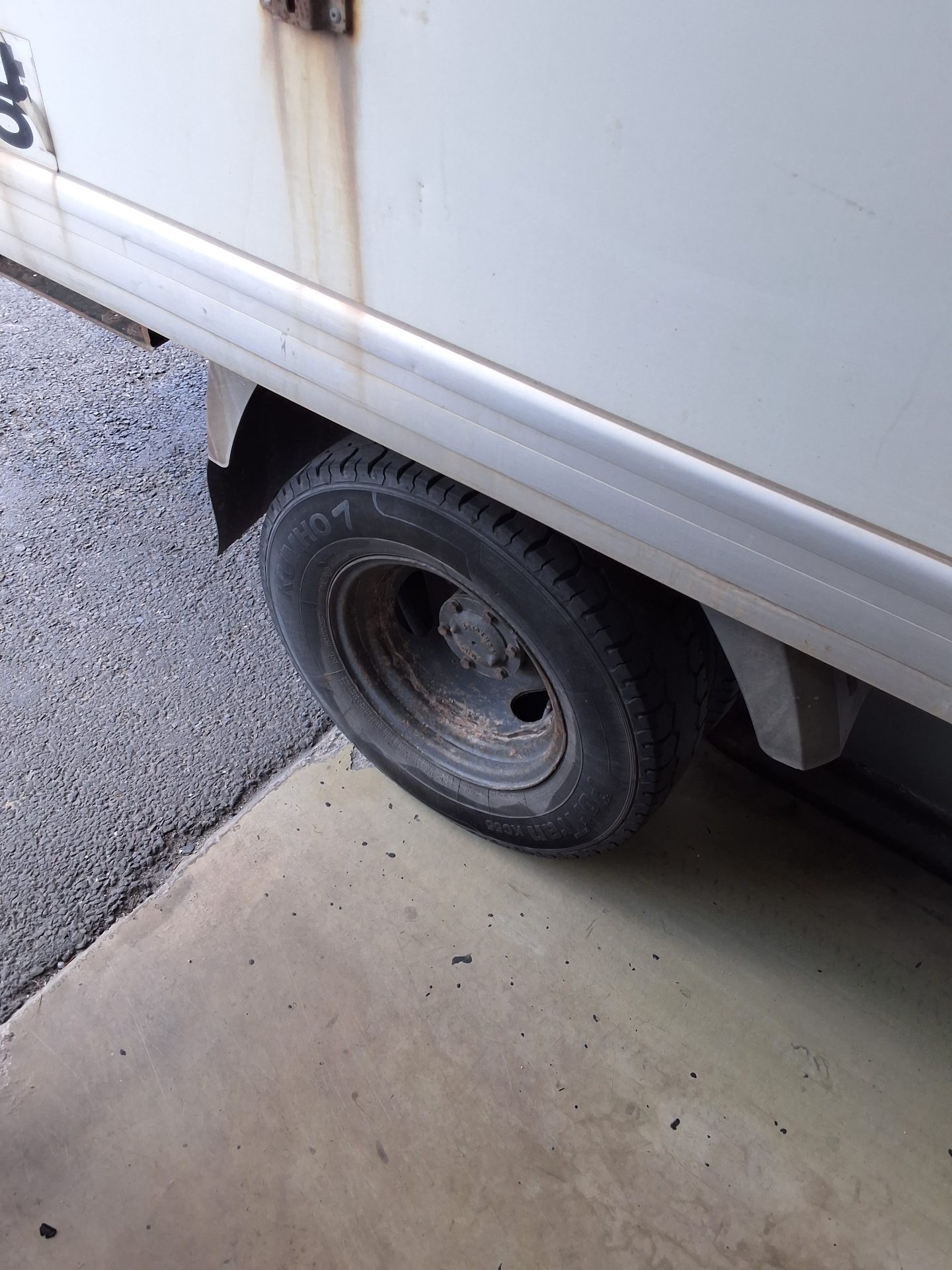 KIA BONGO III CARGO FREEZER BOX TRUCK 1.2 TON STANDARD CAB 2016 - zdjęcie 22