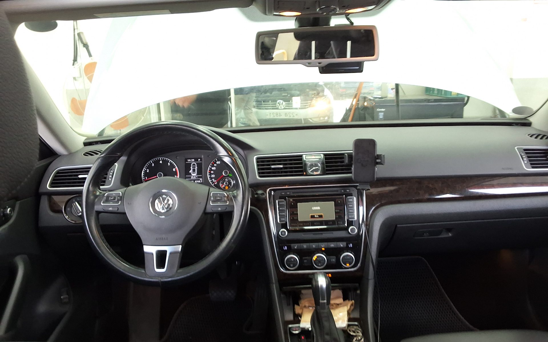 VOLKSWAGEN THE NEW PASSAT (7TH GEN) 1.8 TSI 2015 - zdjęcie 11