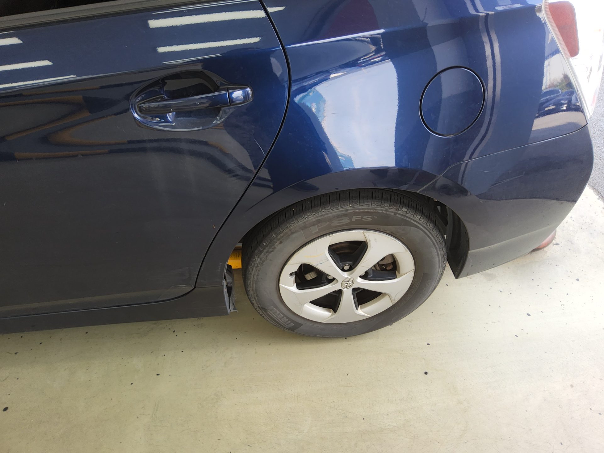 TOYOTA PRIUS (3RD GEN) 1.8 2015 - zdjęcie 19