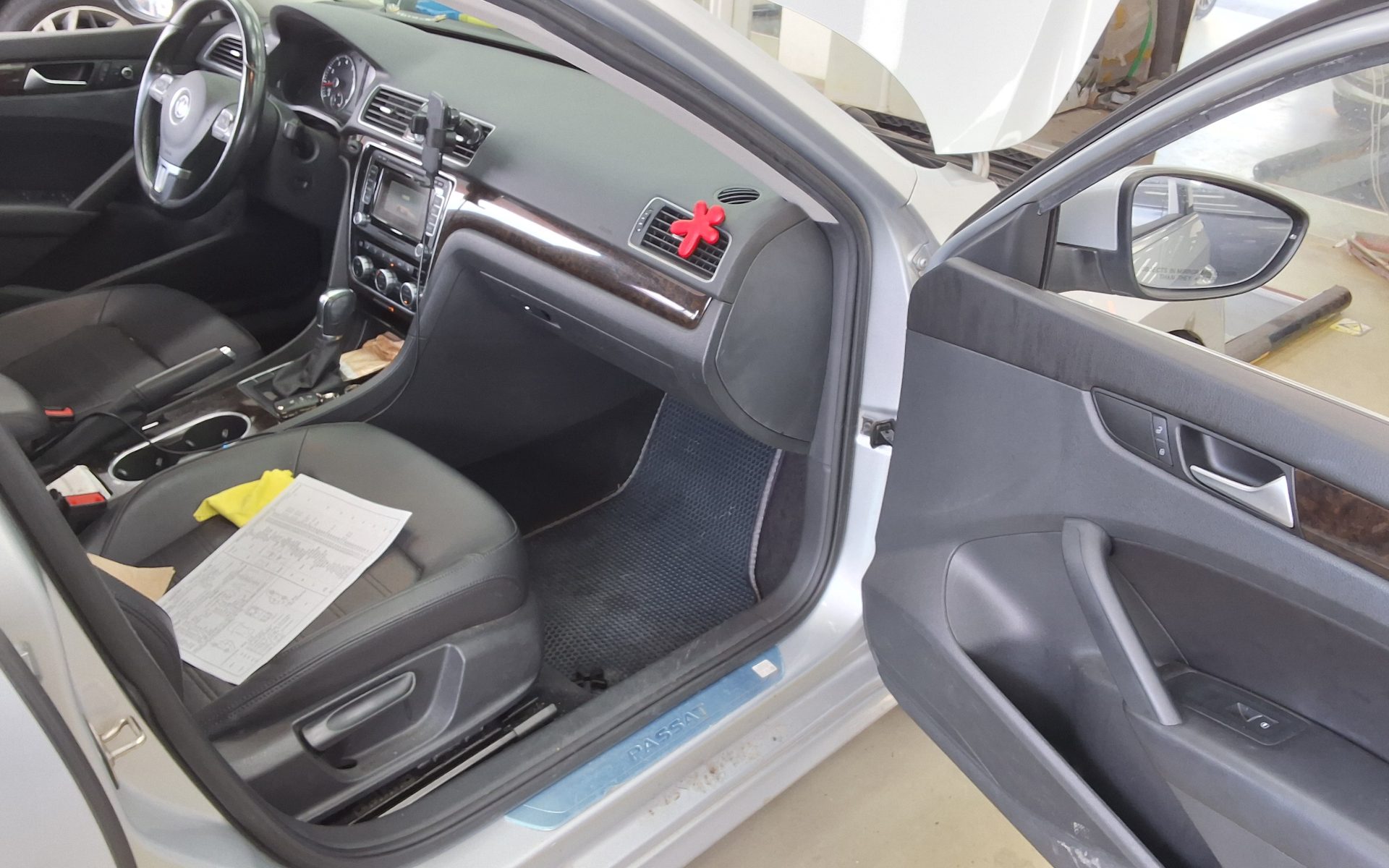 VOLKSWAGEN THE NEW PASSAT (7TH GEN) 1.8 TSI 2015 - zdjęcie 14
