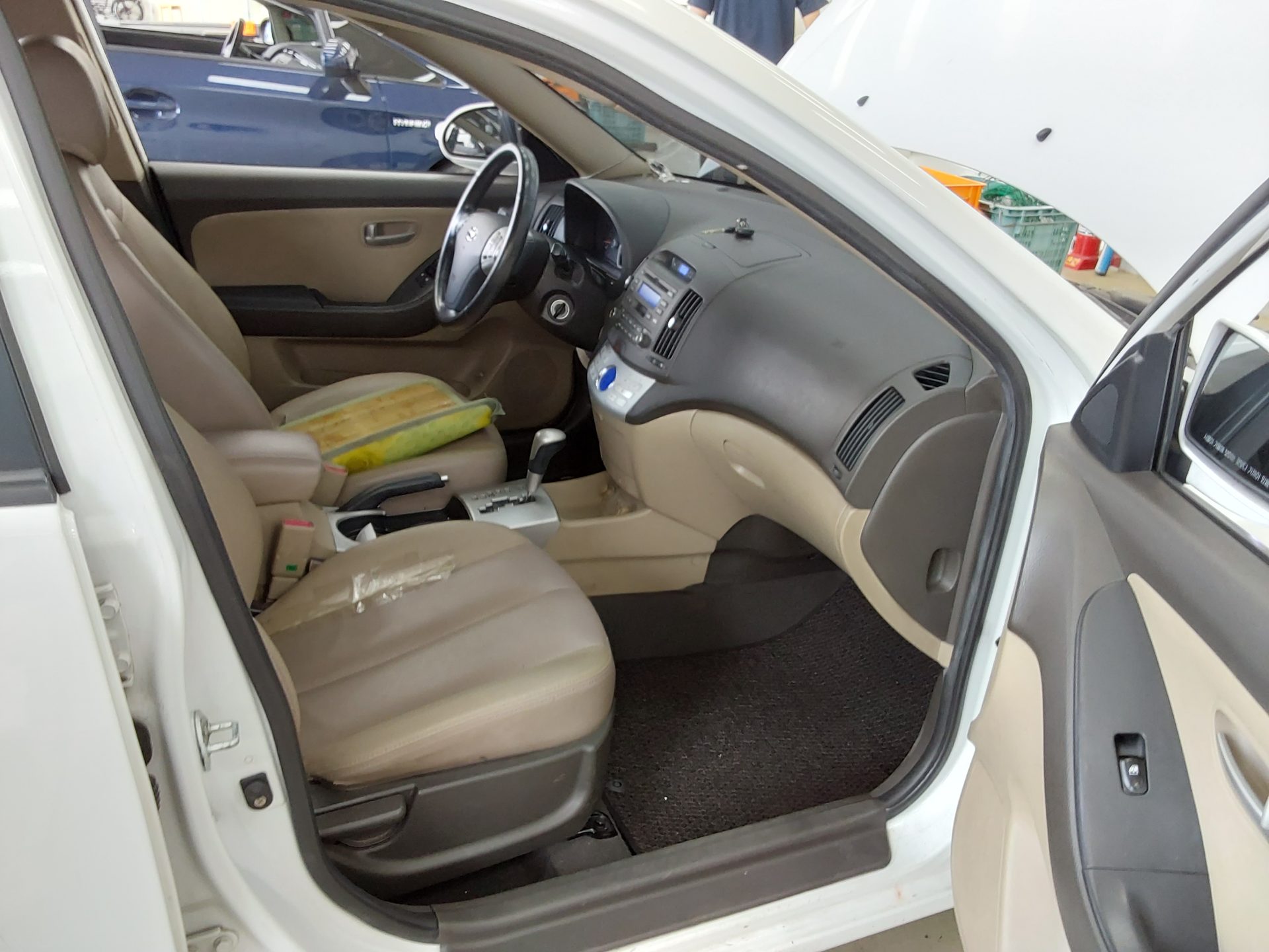 HYUNDAI AVANTE HD 1.6 VVT S16 LUXURY 2008 - zdjęcie 14