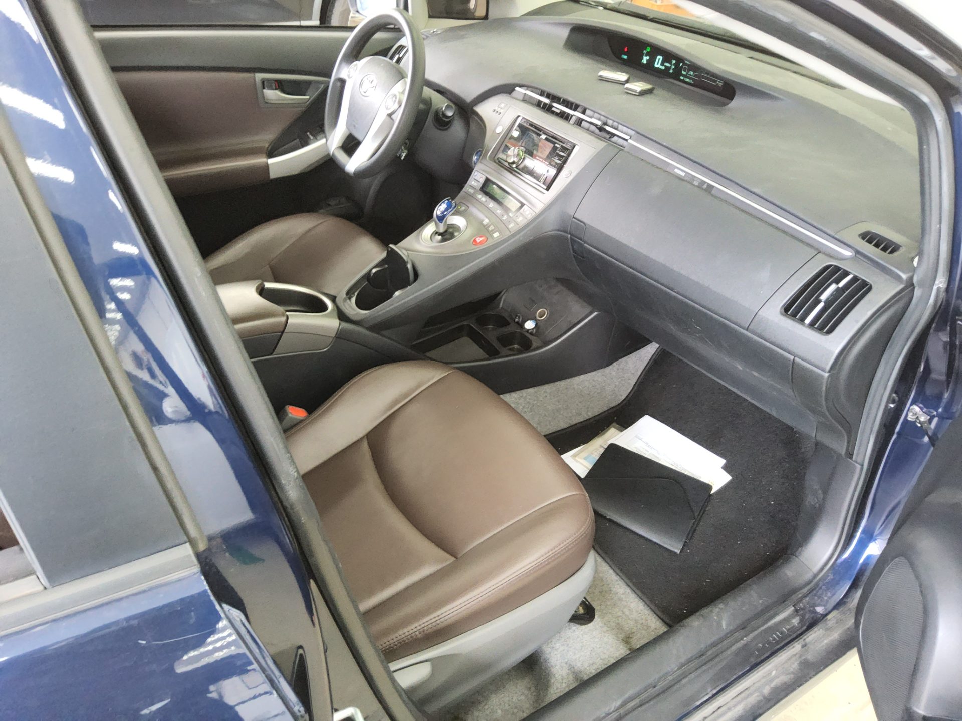 TOYOTA PRIUS (3RD GEN) 1.8 2015 - zdjęcie 14