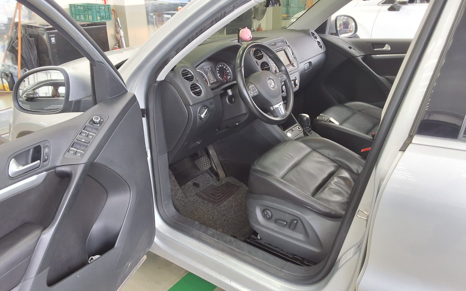 VOLKSWAGEN TIGUAN 2.0 TDI BLUEMOTION PREMIUM 2013 - zdjęcie 10