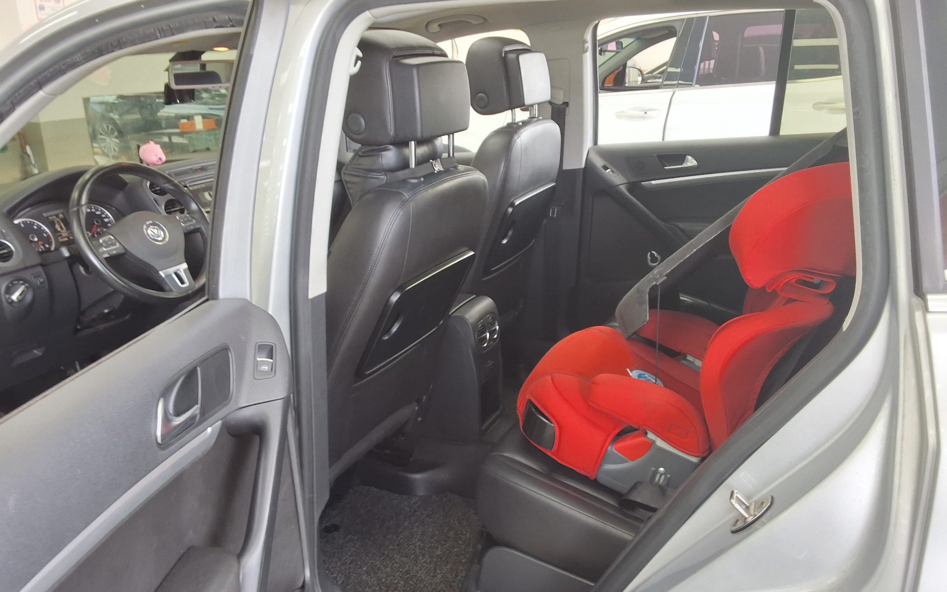 VOLKSWAGEN TIGUAN 2.0 TDI BLUEMOTION PREMIUM 2013 - zdjęcie 12