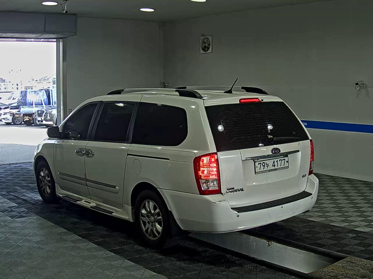 KIA CARNIVAL R 11-SEATER DIESEL GLX PREMIUM 2012 - zdjęcie 6