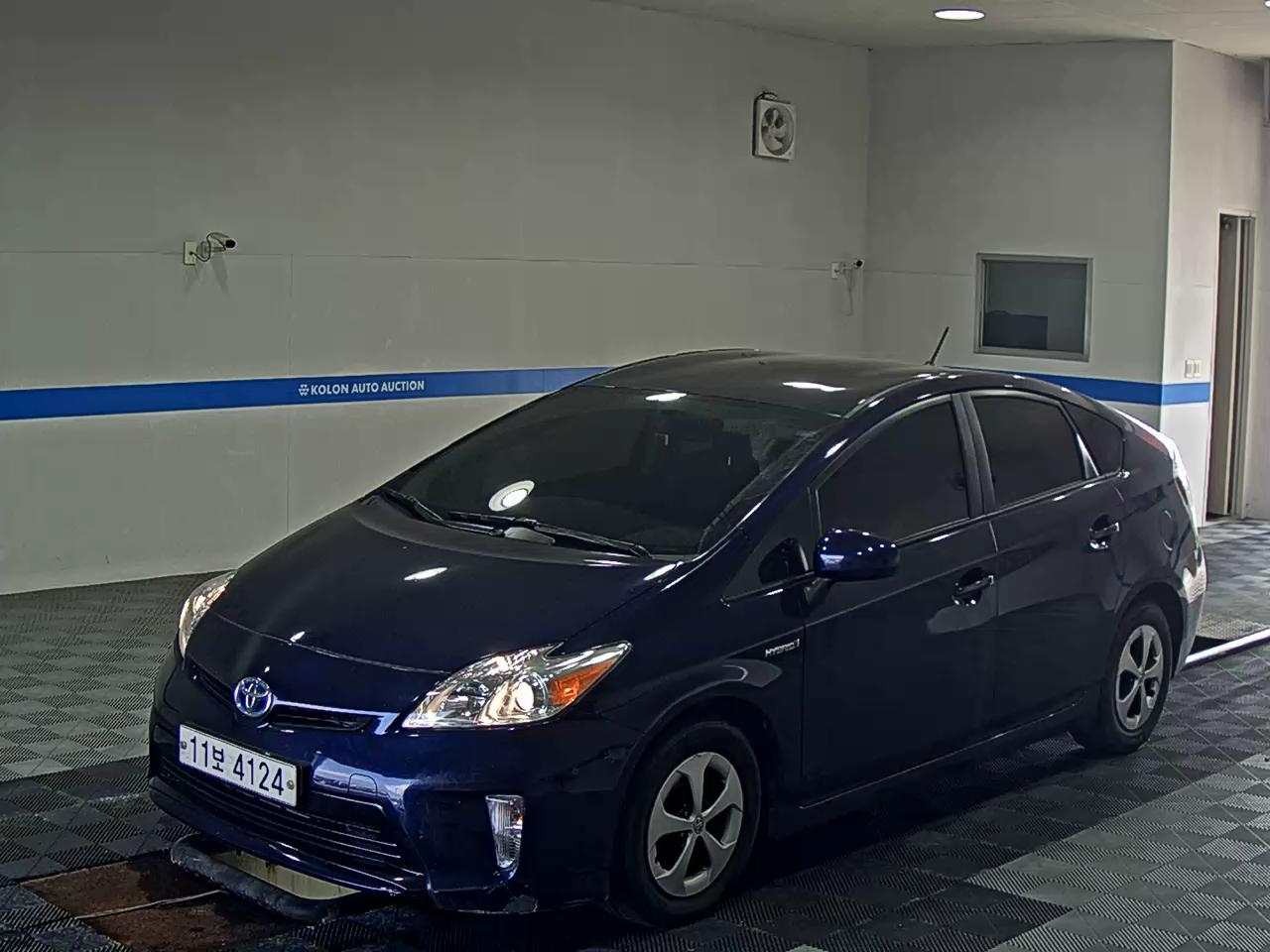 TOYOTA PRIUS (3RD GEN) 1.8 2015 - zdjęcie 2