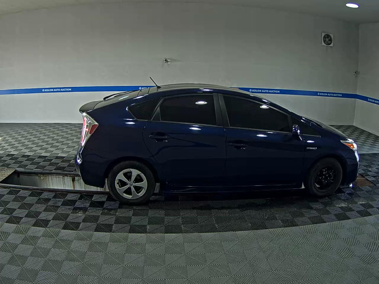 TOYOTA PRIUS (3RD GEN) 1.8 2015 - zdjęcie 4