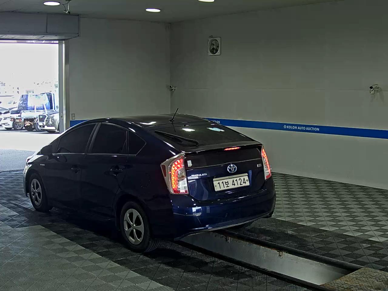 TOYOTA PRIUS (3RD GEN) 1.8 2015 - zdjęcie 6