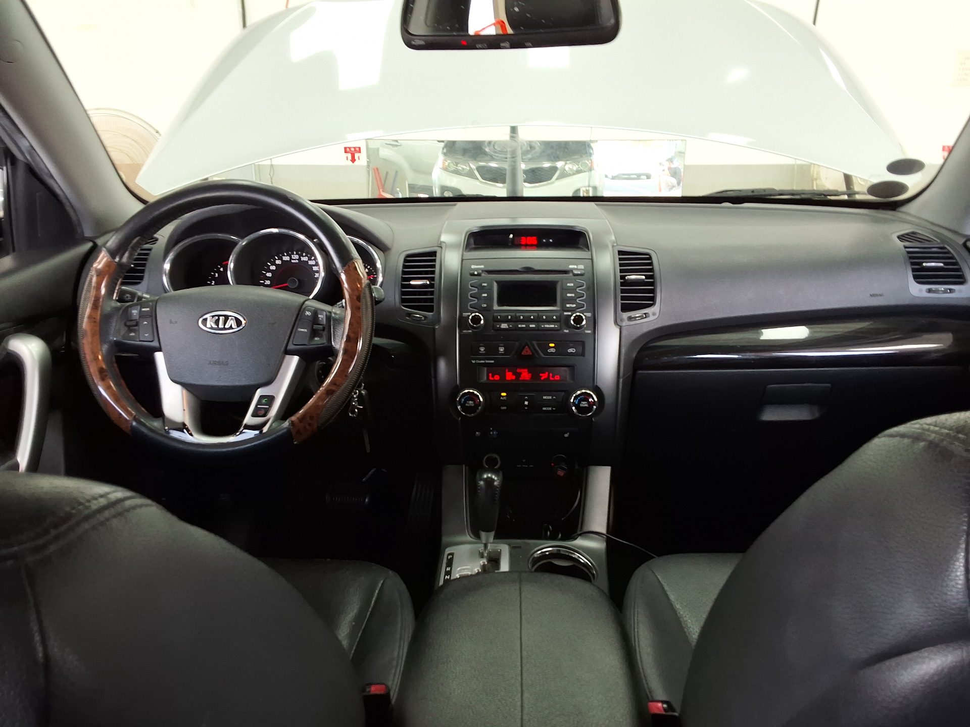 KIA SORENTO R DIESEL 2.2 2WD TLX PREMIUM MODEL 2010 - zdjęcie 11