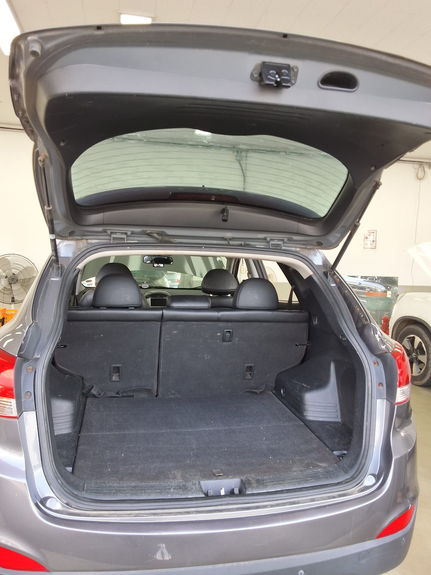 HYUNDAI TUCSON ix DIESEL R20 2WD LX20 LUXURY 2010 - zdjęcie 15