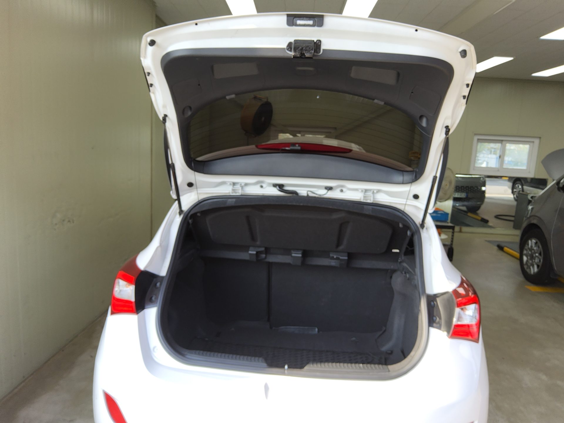 HYUNDAI NEW i30 1.6 GDi EXTREME 2012 - zdjęcie 15