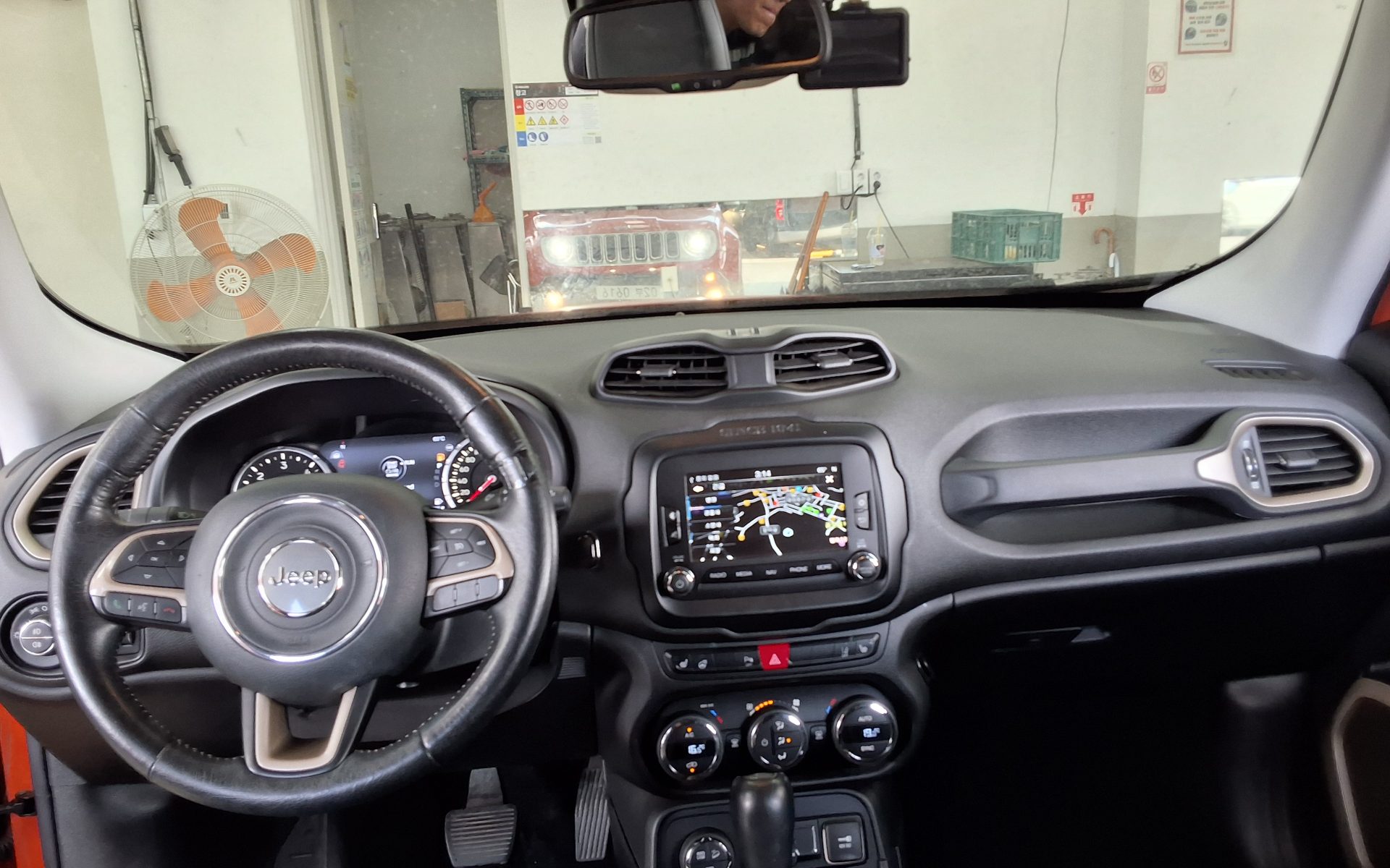 JEEP RENEGADE 2.0 DIESEL AWD LIMITED 2015 - zdjęcie 11