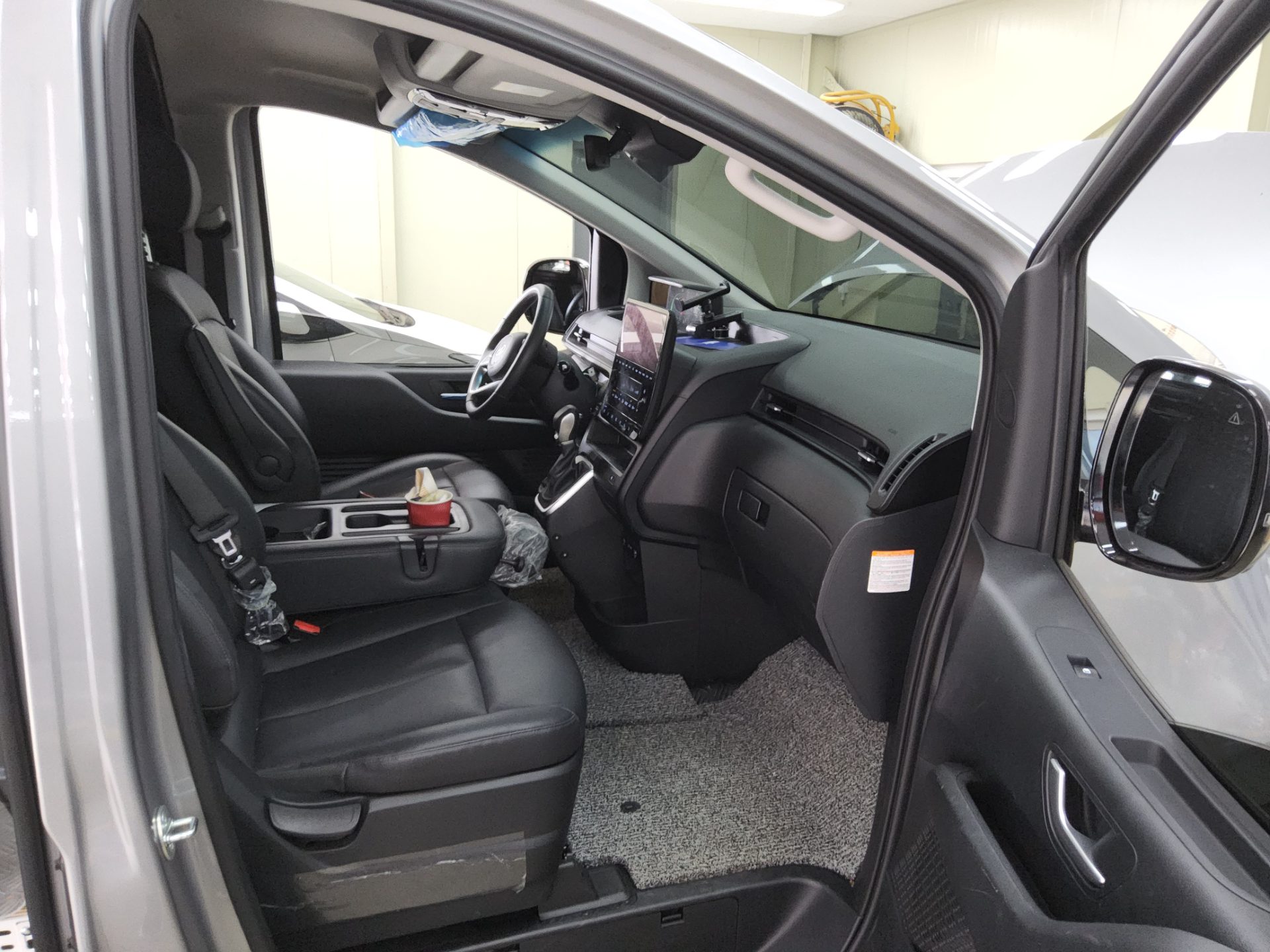 HYUNDAI STARIA HYBRID 1.6 HEV CARGO 3-SEATER MODERN 2025 - zdjęcie 15