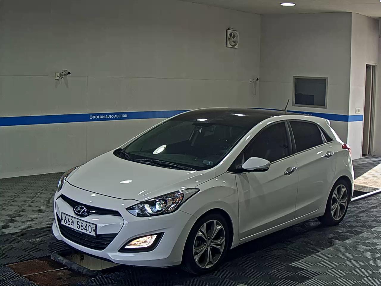 HYUNDAI NEW i30 1.6 GDi EXTREME 2012 - zdjęcie 2