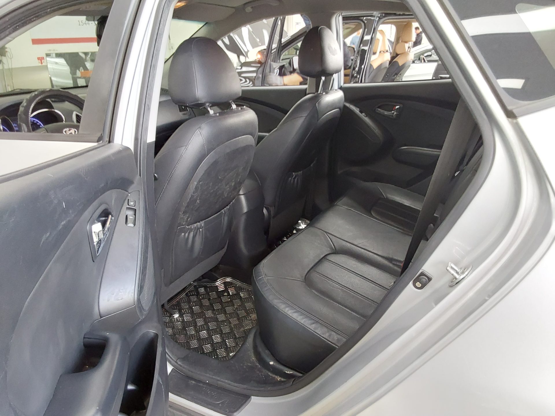 HYUNDAI TUCSON ix DIESEL R20 2WD LX20 SMART PACK 2012 - zdjęcie 12