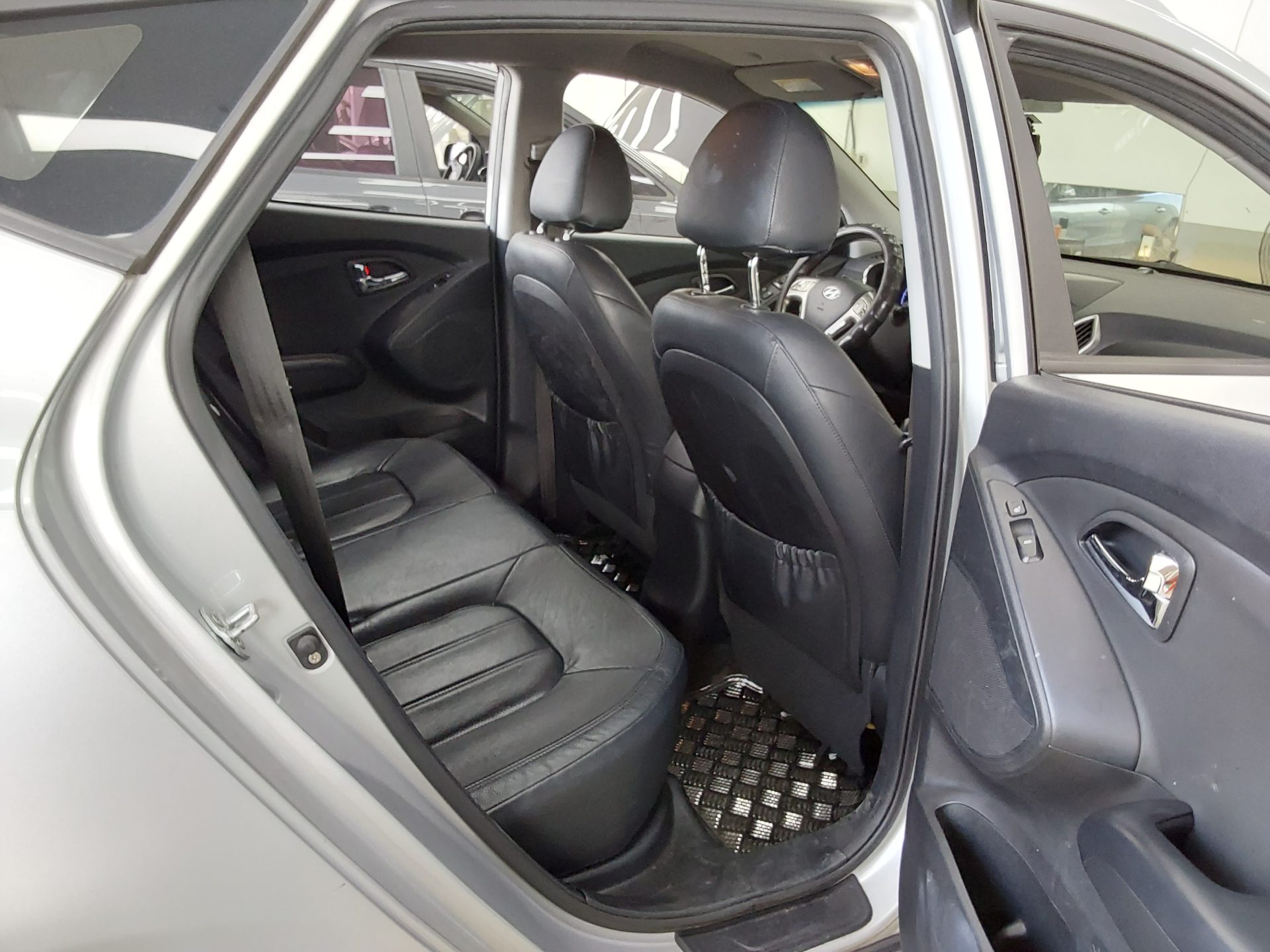 HYUNDAI TUCSON ix DIESEL R20 2WD LX20 SMART PACK 2012 - zdjęcie 13