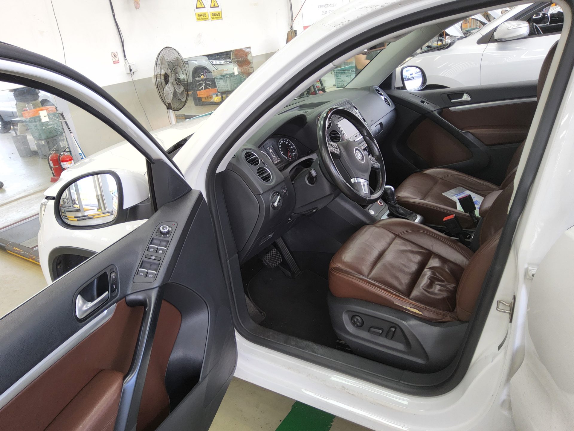 VOLKSWAGEN TIGUAN 2.0 TDI BLUEMOTION COMFORT 2014 - zdjęcie 10
