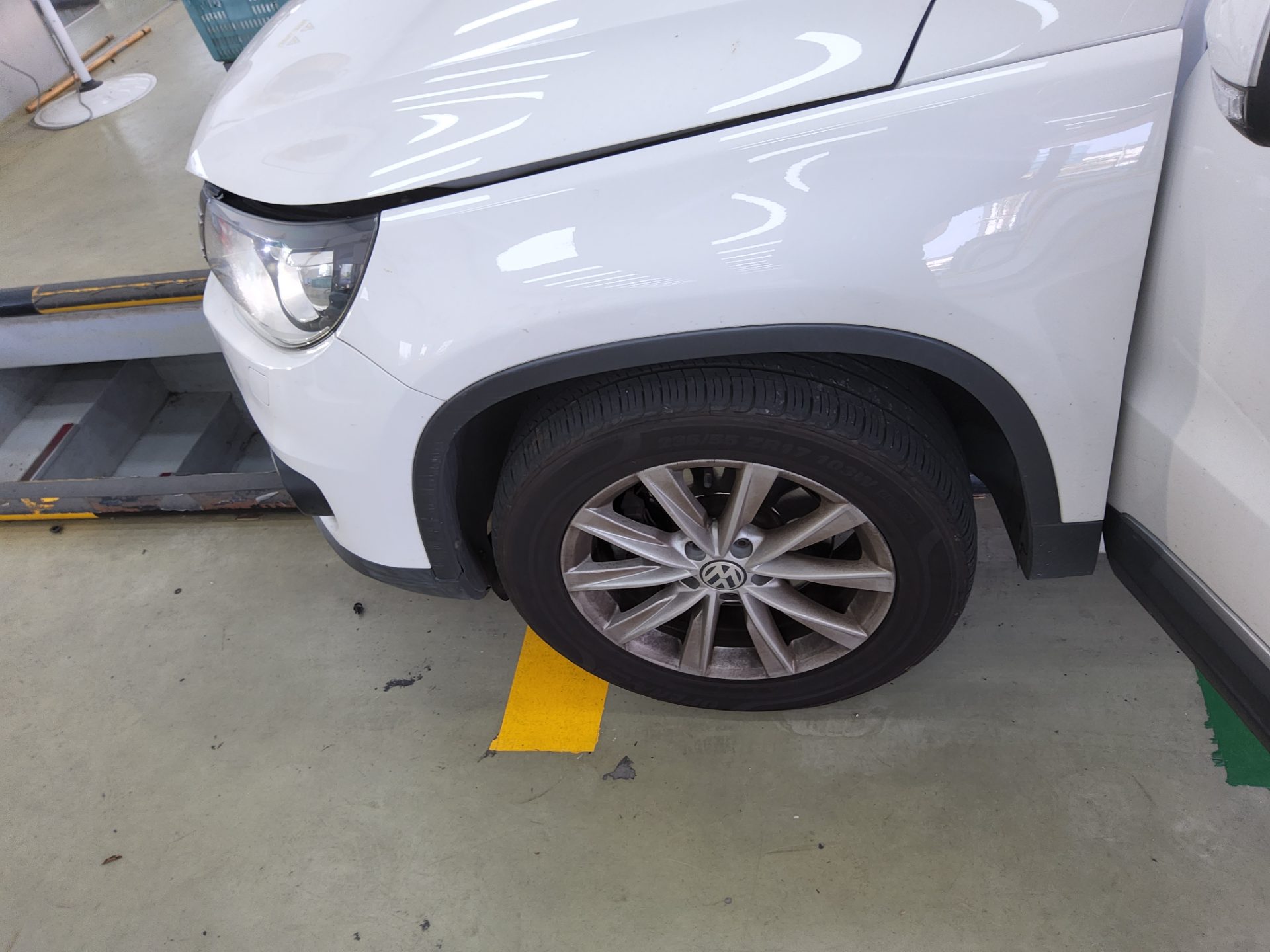 VOLKSWAGEN TIGUAN 2.0 TDI BLUEMOTION COMFORT 2014 - zdjęcie 19