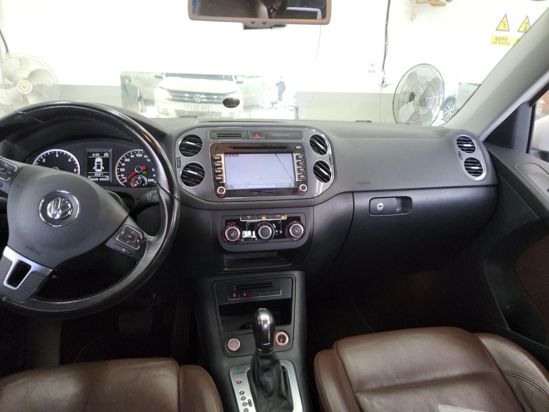 VOLKSWAGEN TIGUAN 2.0 TDI BLUEMOTION COMFORT 2014 - zdjęcie 11