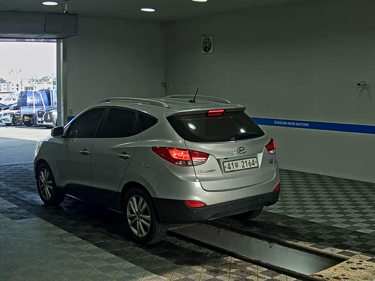 HYUNDAI TUCSON ix DIESEL R20 2WD LX20 SMART PACK 2012 - zdjęcie 6