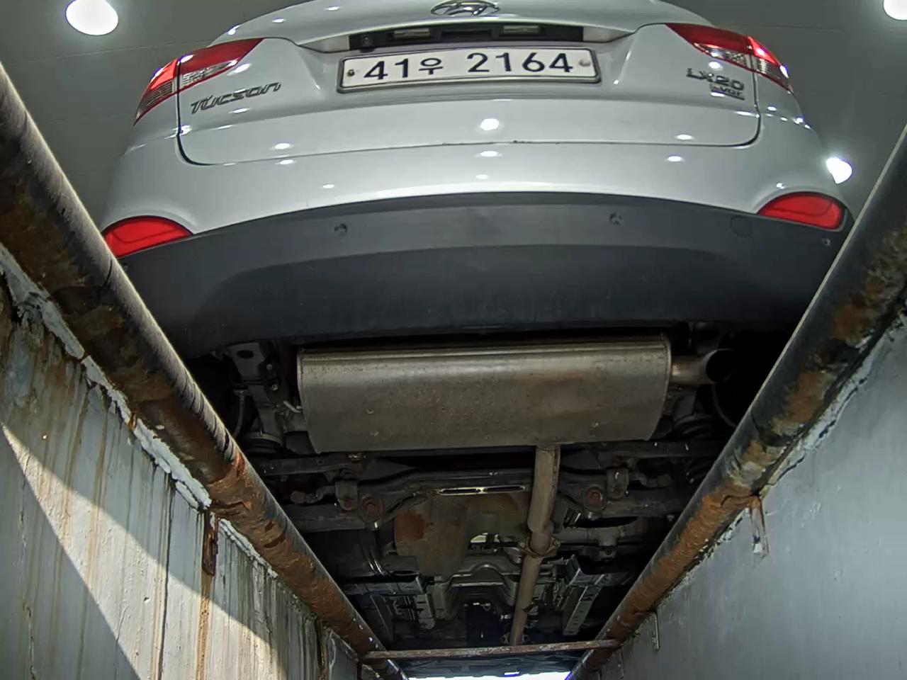 HYUNDAI TUCSON ix DIESEL R20 2WD LX20 SMART PACK 2012 - zdjęcie 8