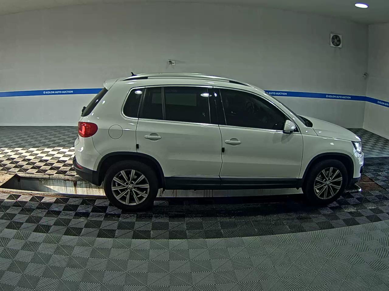 VOLKSWAGEN TIGUAN 2.0 TDI BLUEMOTION COMFORT 2014 - zdjęcie 4