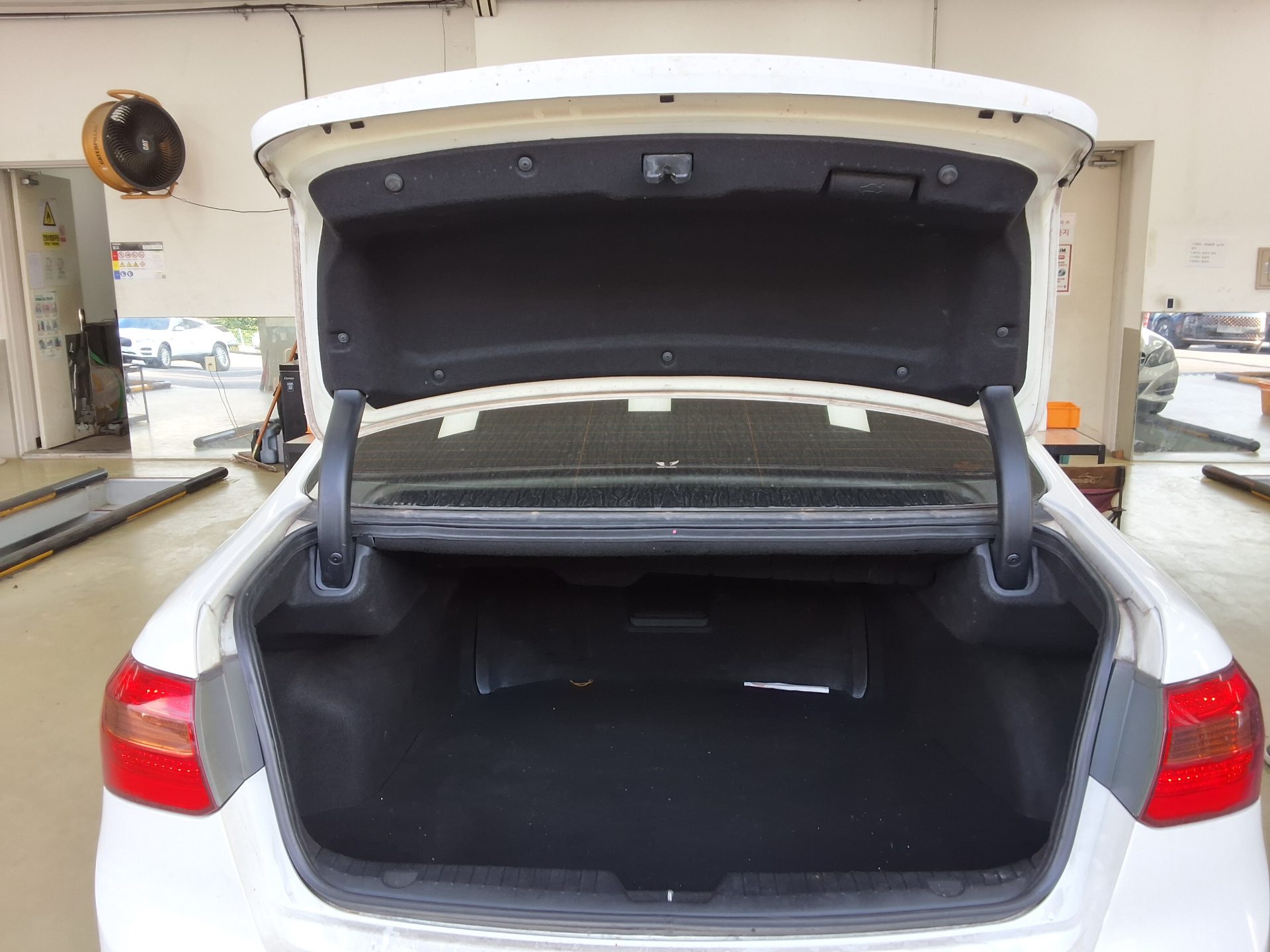 KIA K7 VG350 NOBLESSE PREMIUM 2011 - zdjęcie 15