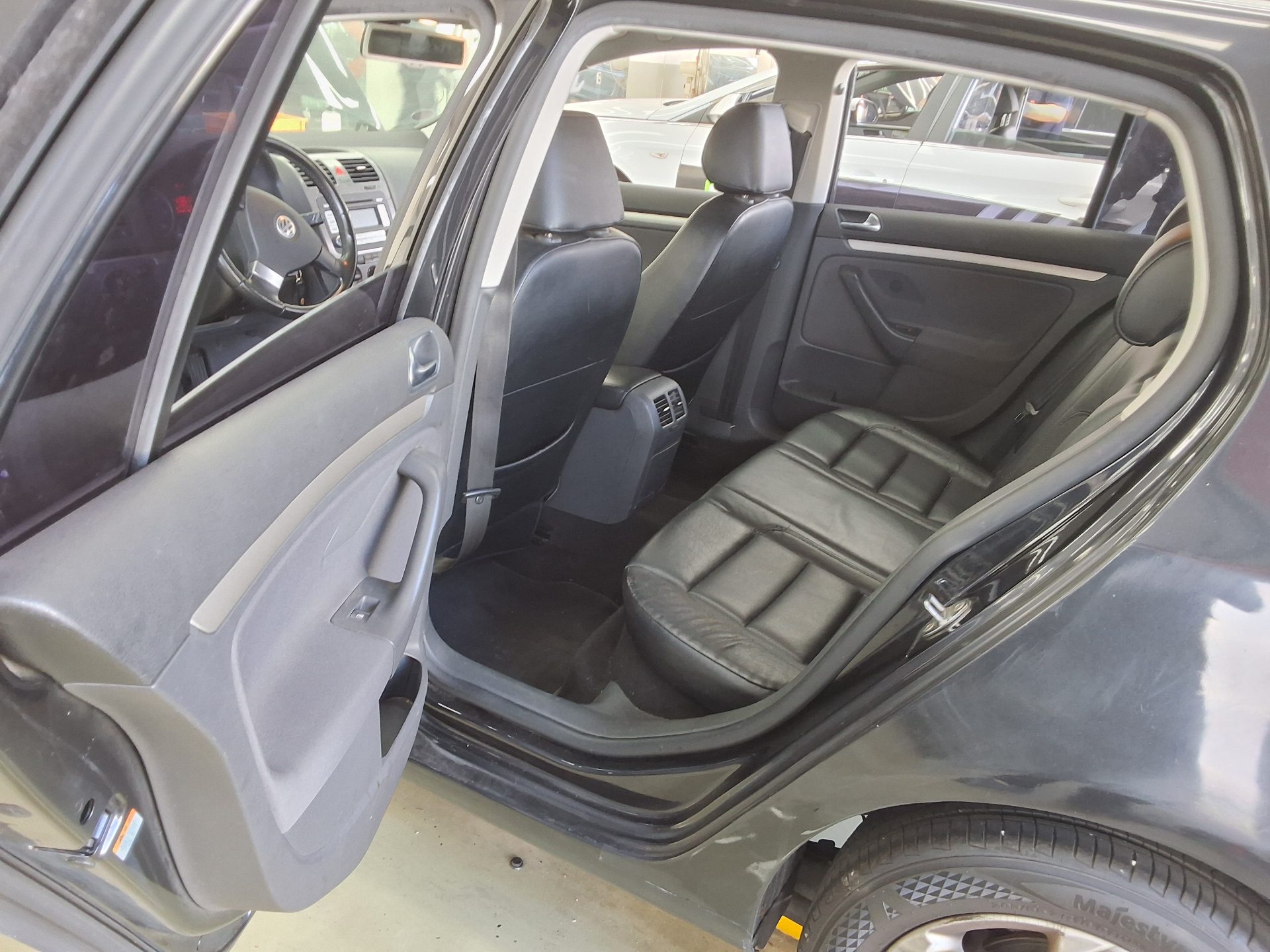 VOLKSWAGEN GOLF (5TH GEN) 2.0 TDI 2009 - zdjęcie 12