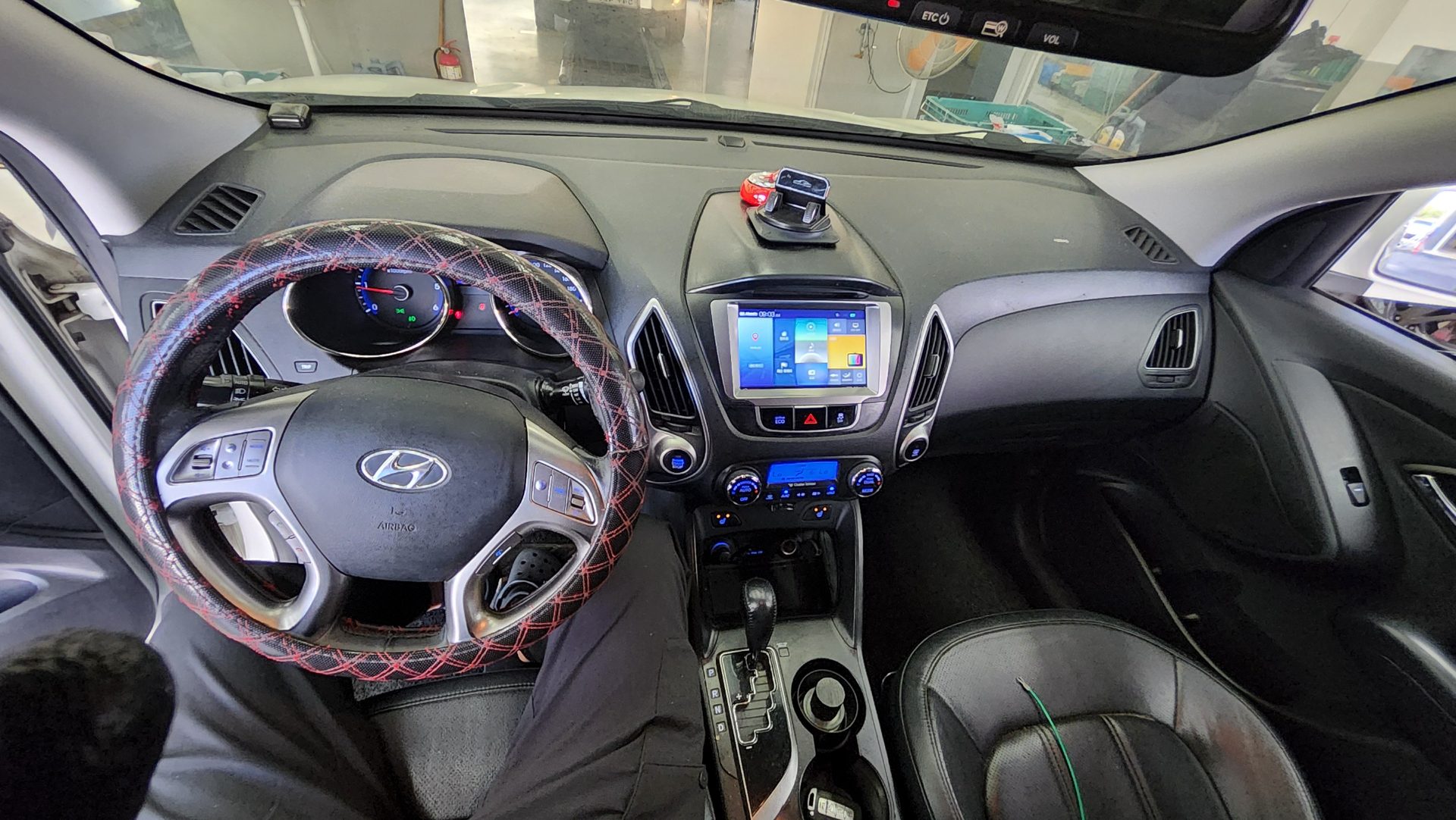 HYUNDAI TUCSON ix DIESEL R20 2WD LX20 LUXURY 2012 - zdjęcie 11