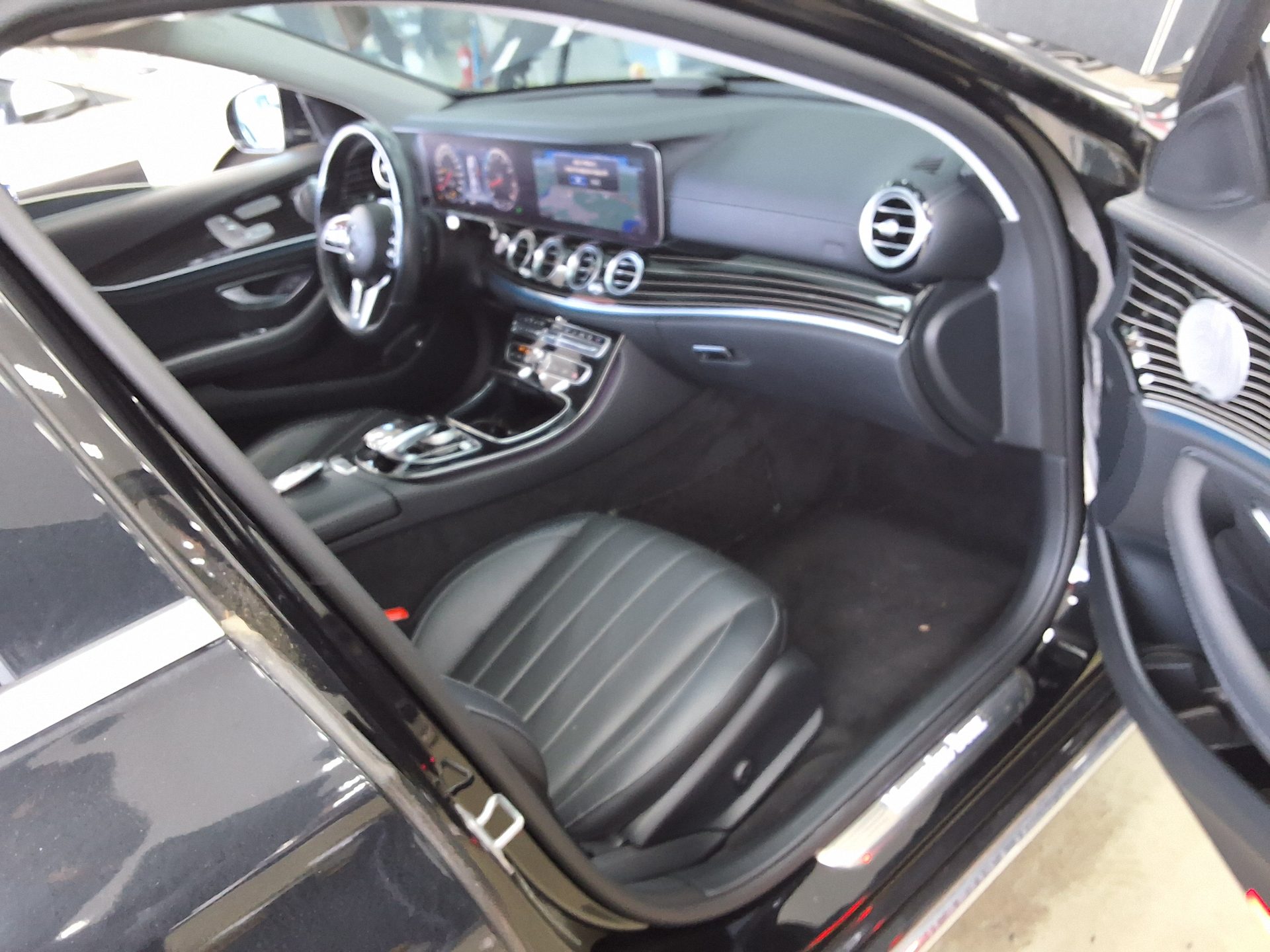 MERCEDES-BENZ E-CLASS (5TH GEN) E450 4MATIC EXCLUSIVE 2020 - zdjęcie 14