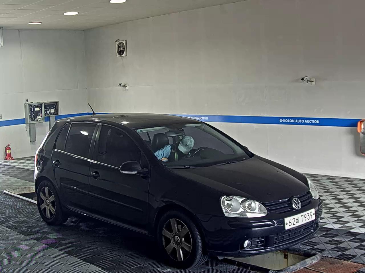 VOLKSWAGEN GOLF (5TH GEN) 2.0 TDI 2009 - zdjęcie 3