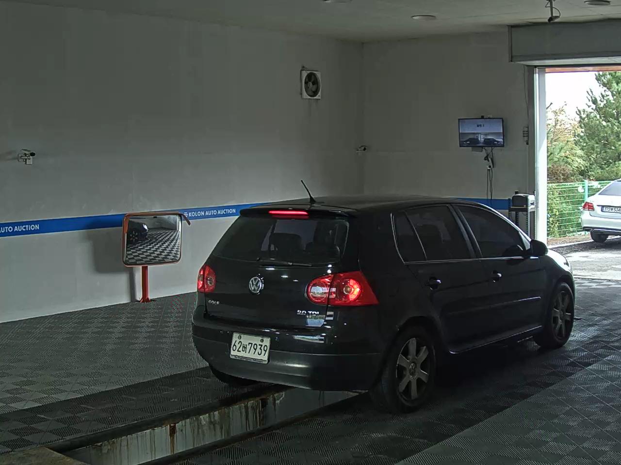 VOLKSWAGEN GOLF (5TH GEN) 2.0 TDI 2009 - zdjęcie 5