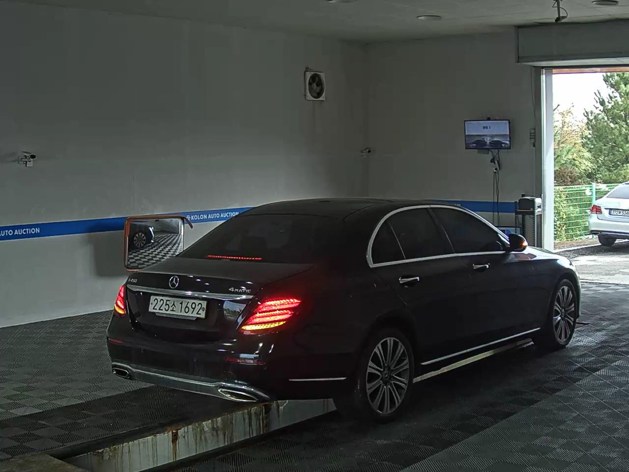 MERCEDES-BENZ E-CLASS (5TH GEN) E450 4MATIC EXCLUSIVE 2020 - zdjęcie 5