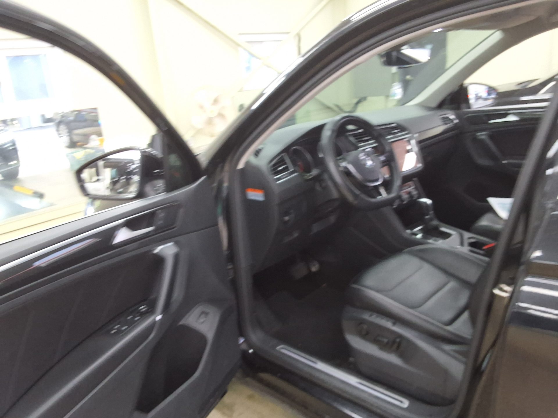 VOLKSWAGEN TIGUAN (2ND GEN) 2.0 TDI PREMIUM 2018 - zdjęcie 11