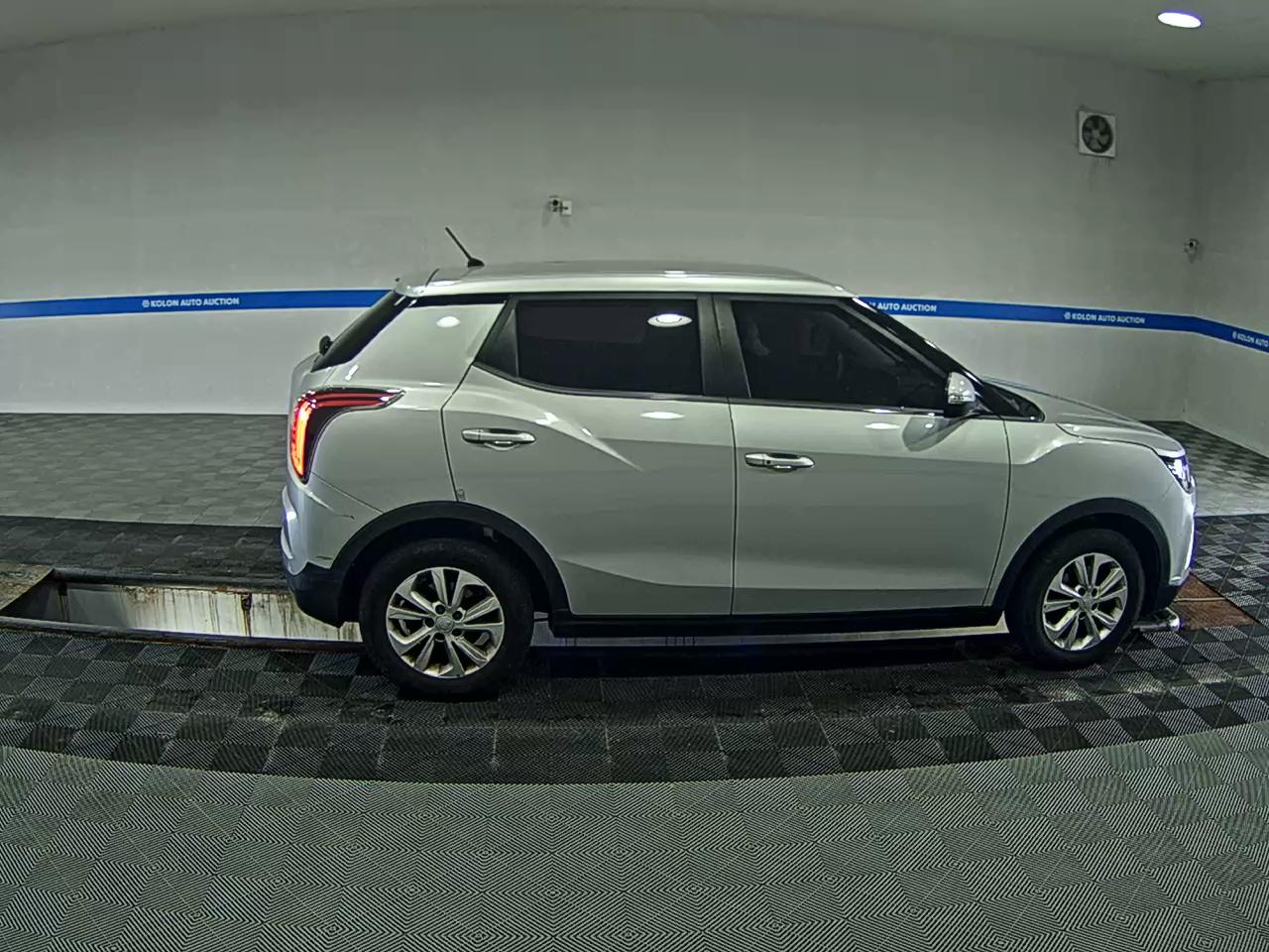 KG MOBILITY (SSANGYONG) VERY NEW TIVOLI 1.6 DIESEL 2WD V1 2020 - zdjęcie 4