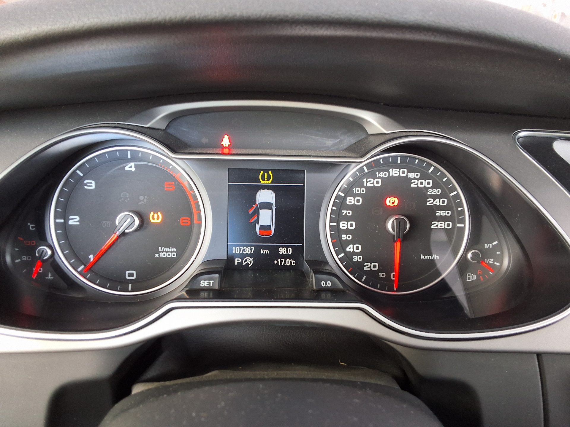 AUDI A4 (4TH GEN) 35 TDI QUATTRO COMFORT EDITION 2015 - zdjęcie 9