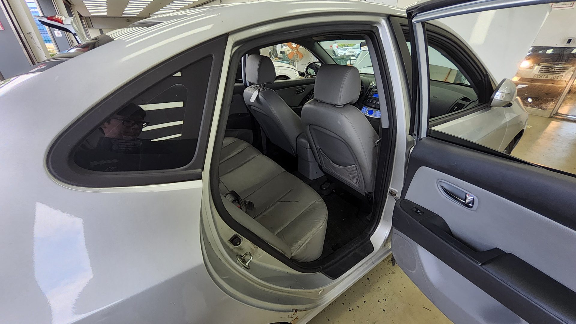 HYUNDAI AVANTE HD 1.6 VVT S16 LUXURY WORLD CUP SPECIAL 2010 - zdjęcie 13