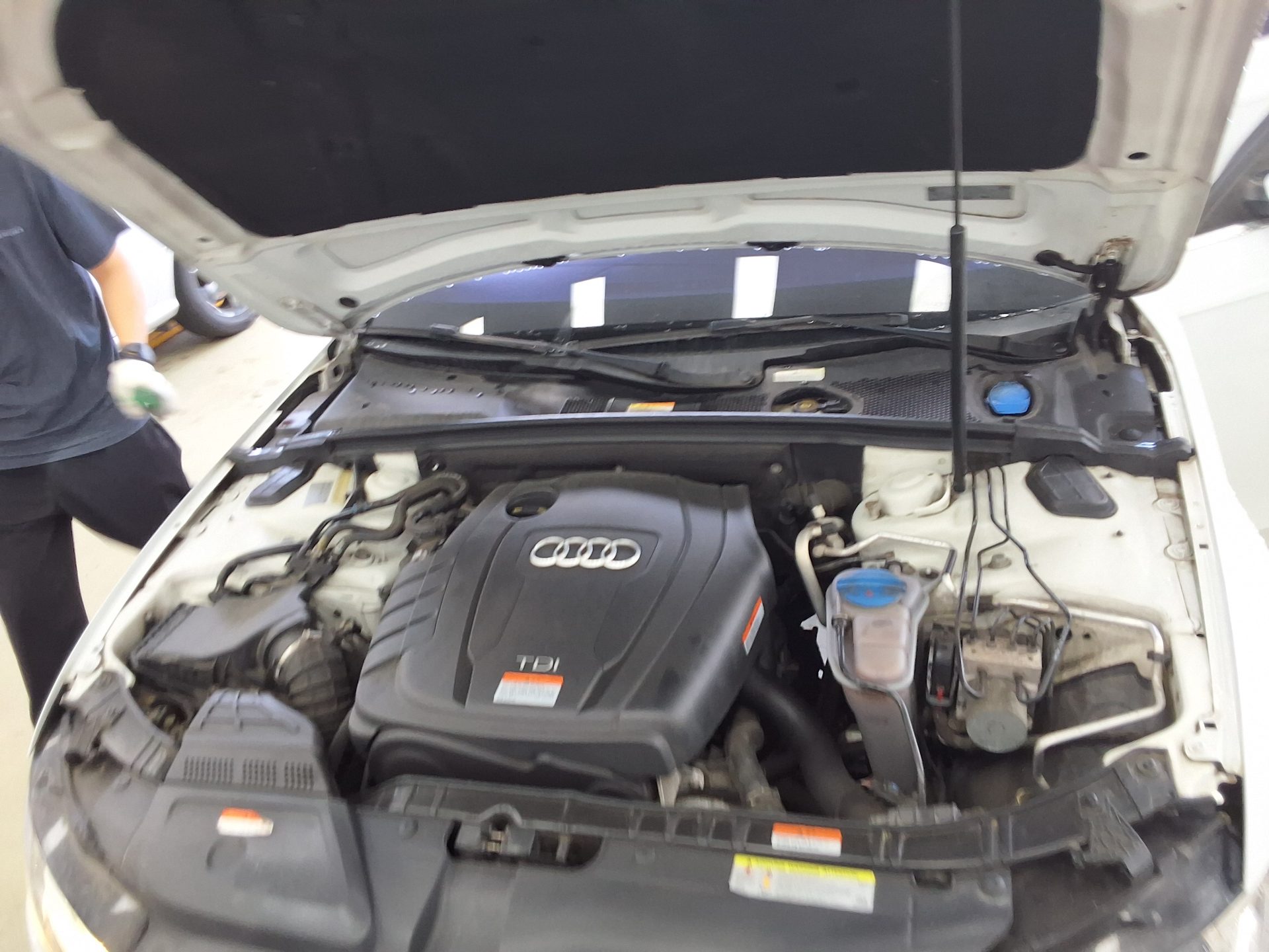 AUDI A4 (4TH GEN) 35 TDI QUATTRO COMFORT EDITION 2015 - zdjęcie 20