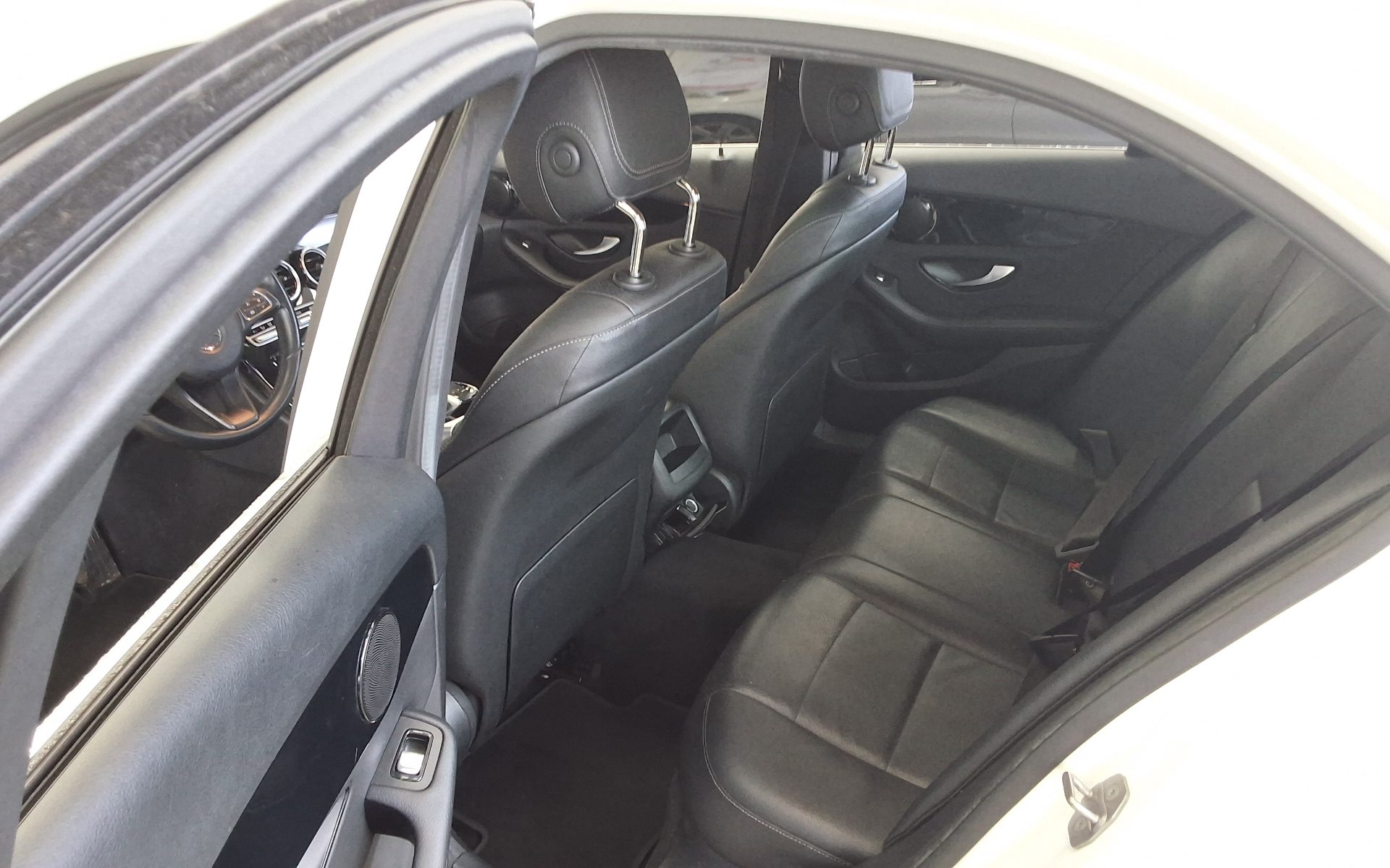 MERCEDES-BENZ C-CLASS (4TH GEN) C200 d 2018 - zdjęcie 12